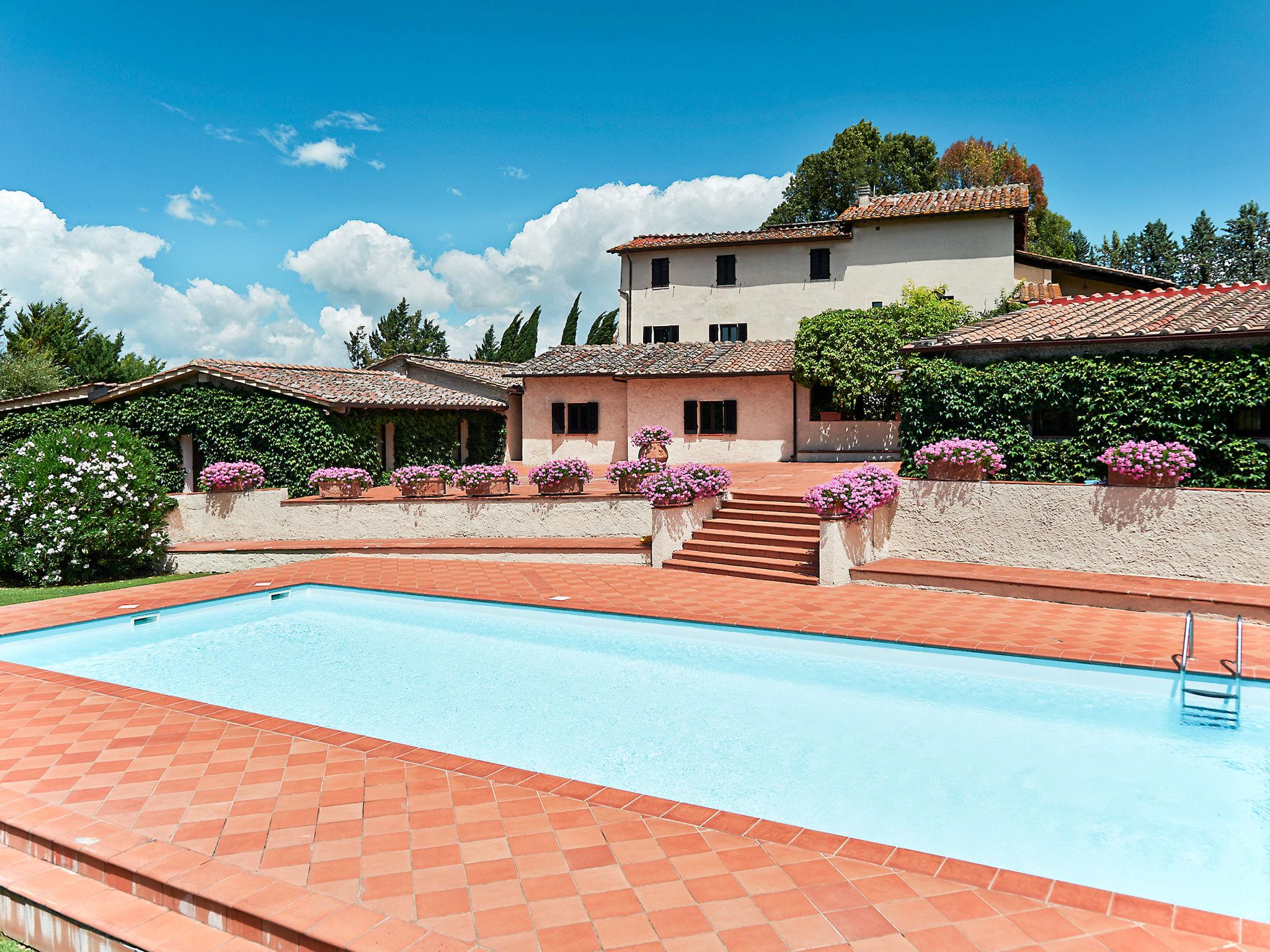 Foto 1 - Appartamento con 2 camere da letto a Colle di Val d'Elsa con piscina e giardino