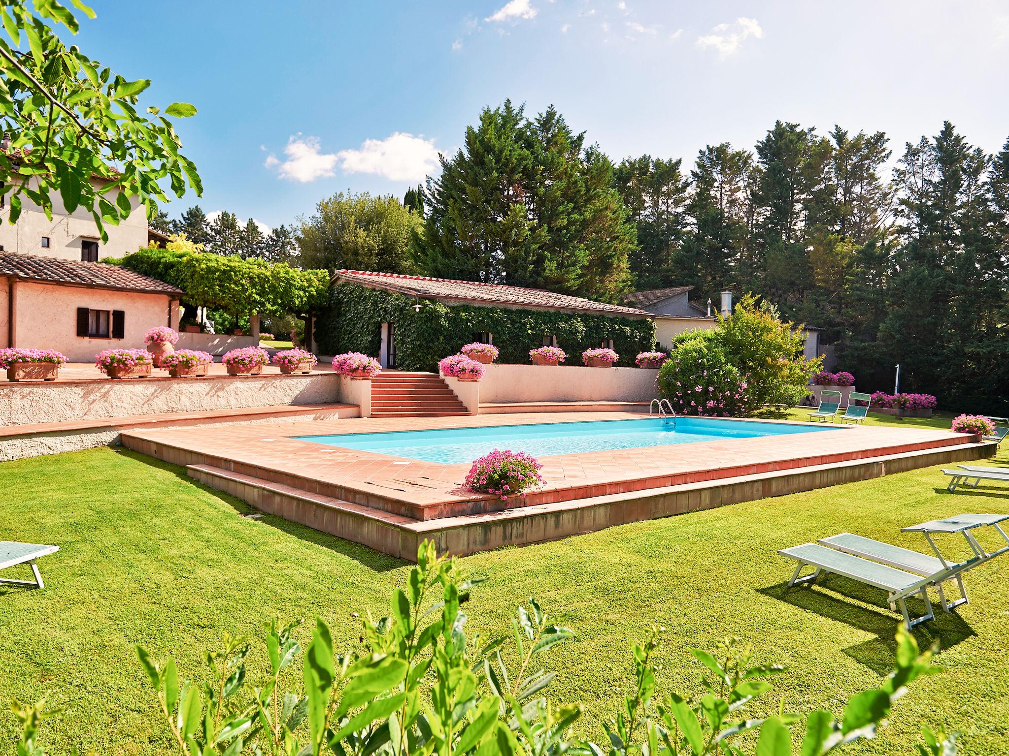 Photo 43 - Appartement de 2 chambres à Colle di Val d'Elsa avec piscine et jardin