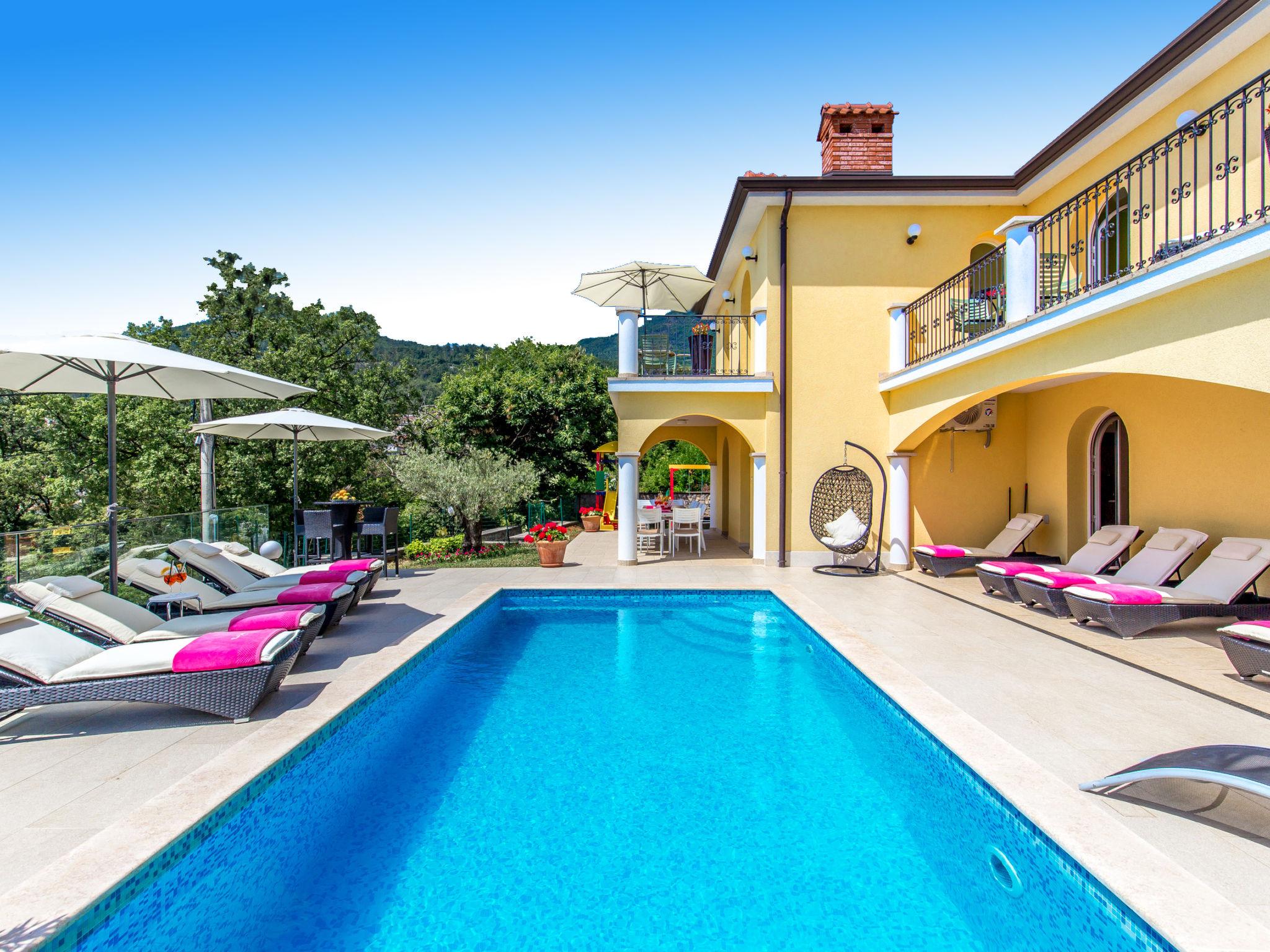 Foto 9 - Casa de 7 quartos em Opatija com piscina privada e jardim