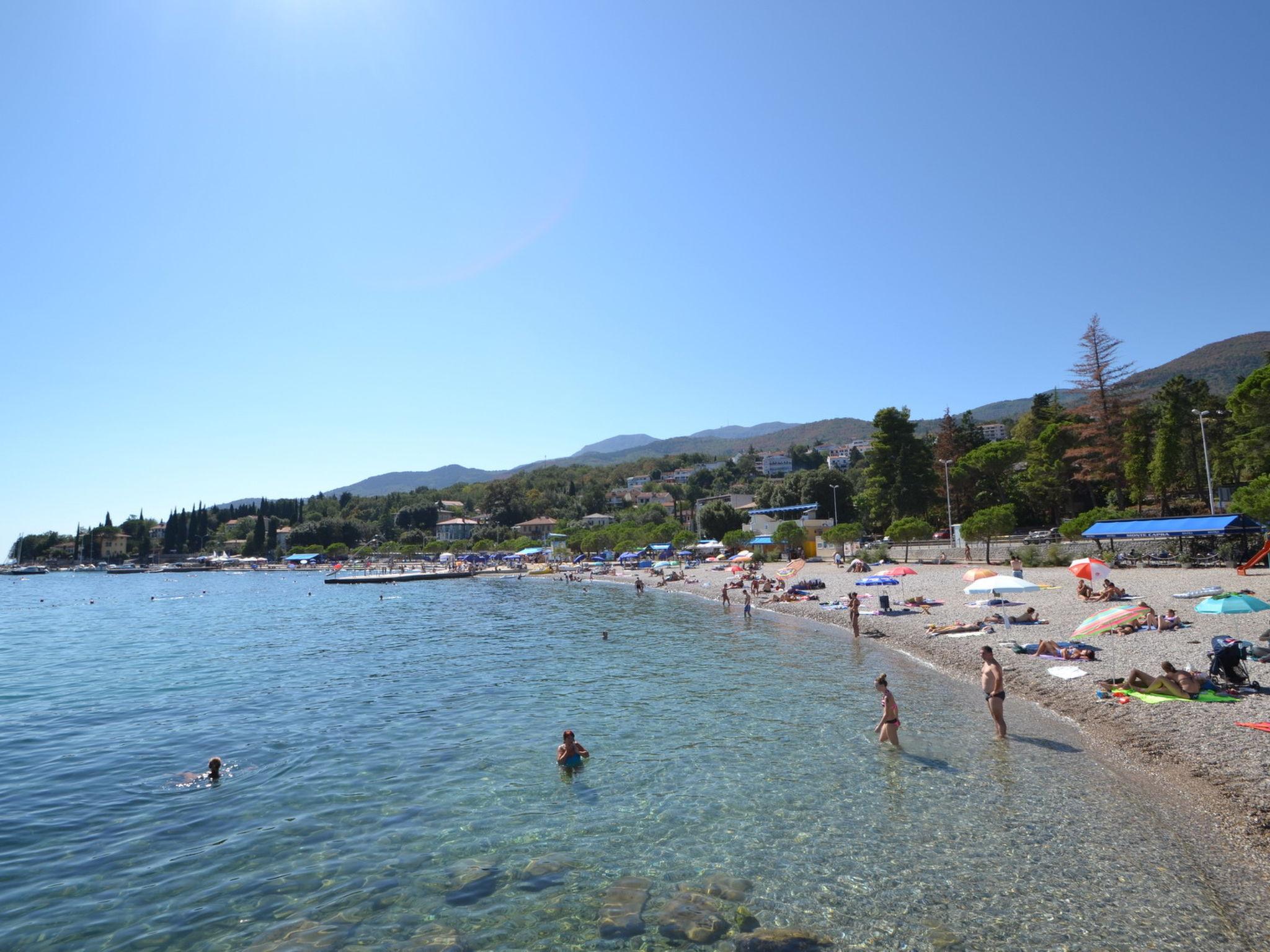 Foto 52 - Casa de 7 quartos em Opatija com piscina privada e vistas do mar