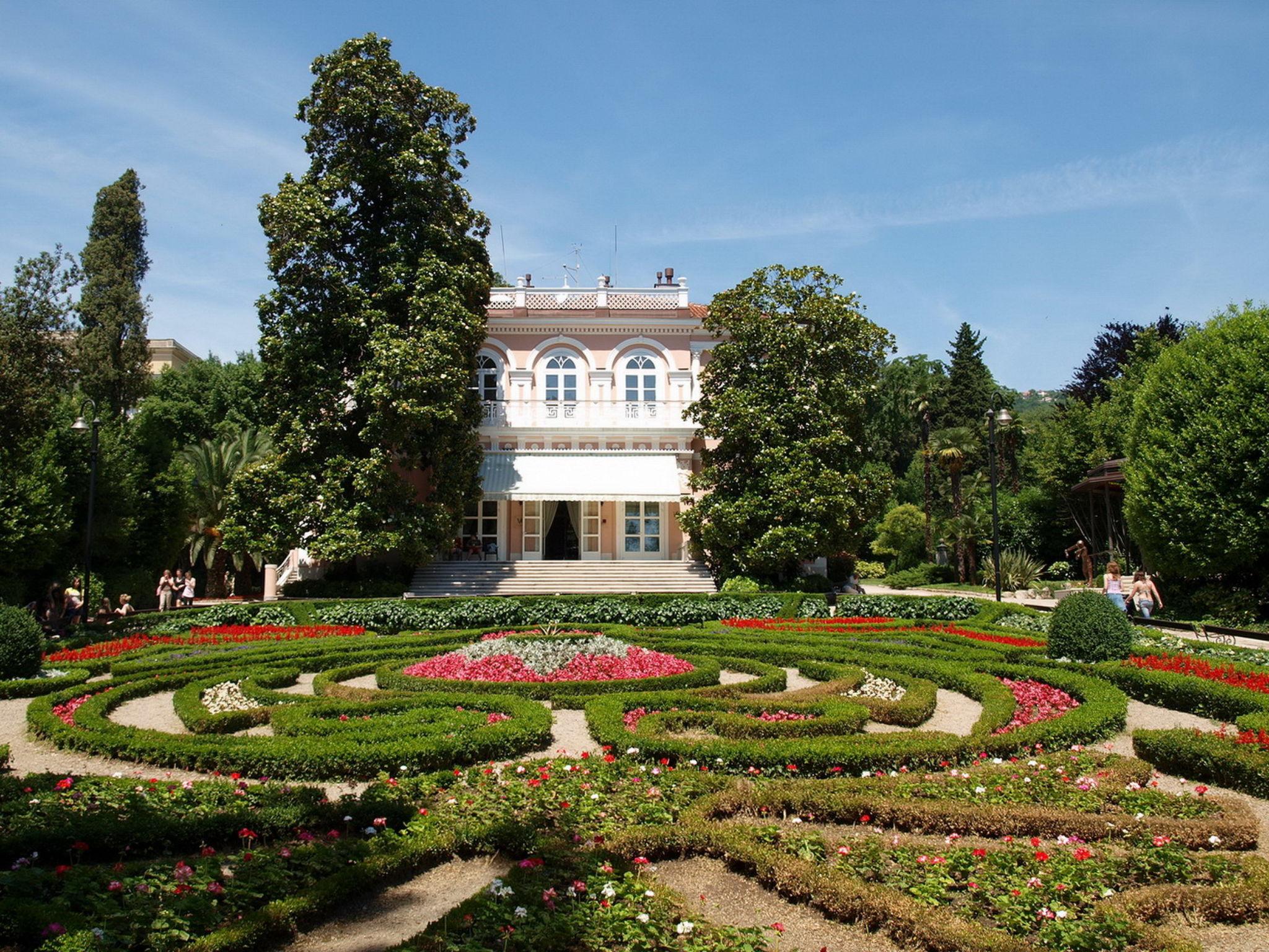 Foto 50 - Haus mit 7 Schlafzimmern in Opatija mit privater pool und garten