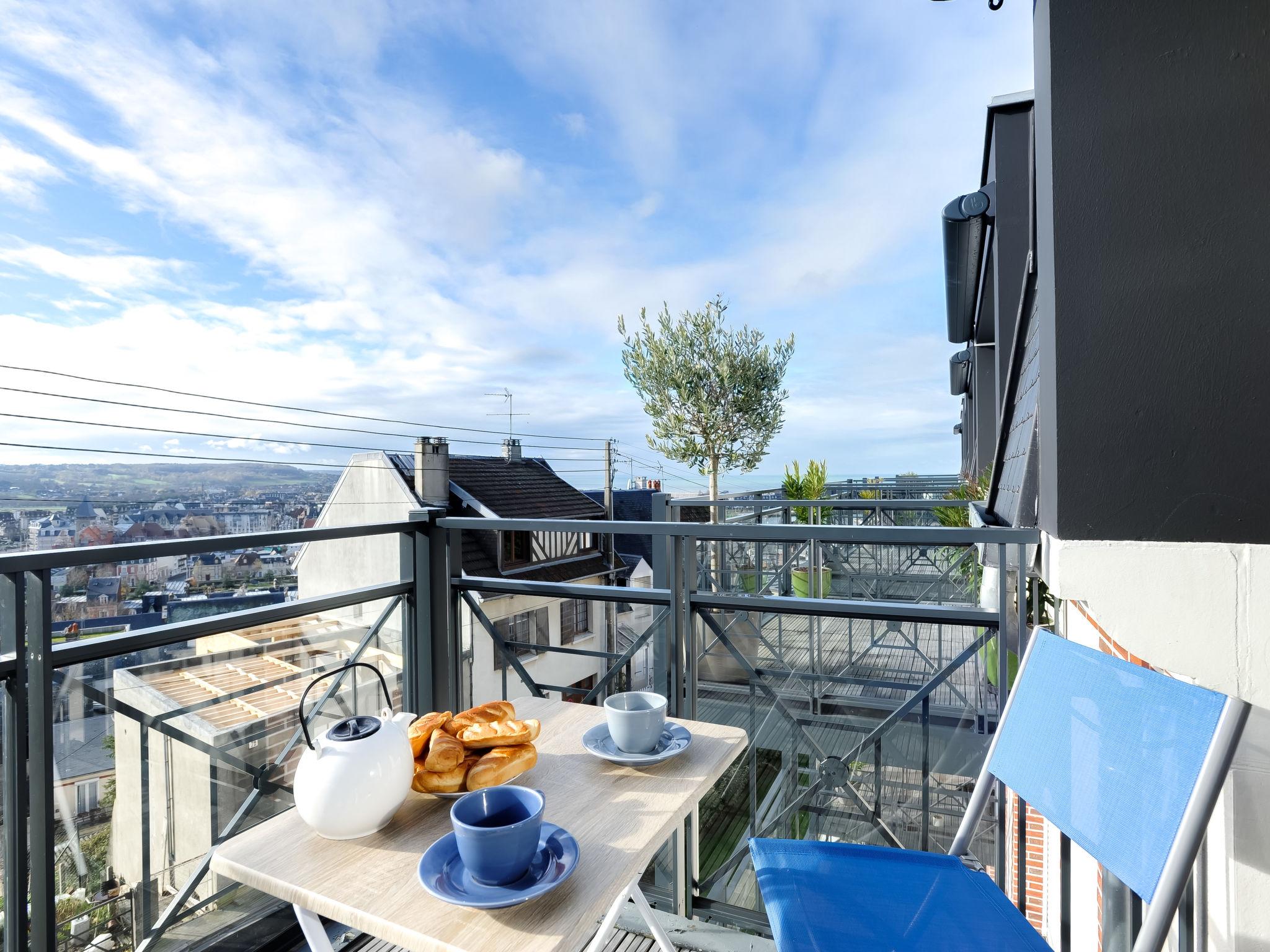 Foto 1 - Apartamento de 1 habitación en Trouville-sur-Mer con vistas al mar