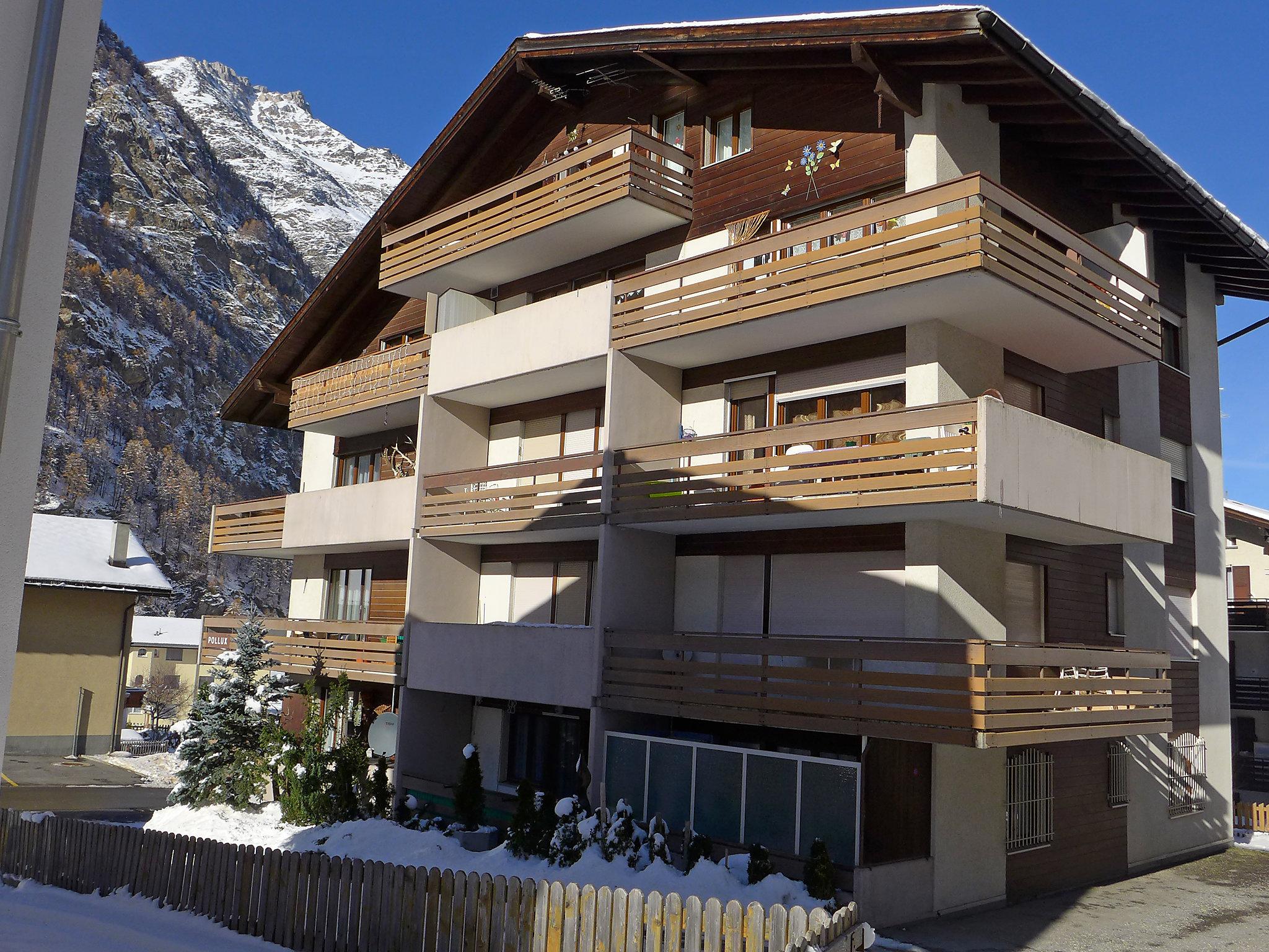 Foto 15 - Apartamento en Täsch con vistas a la montaña