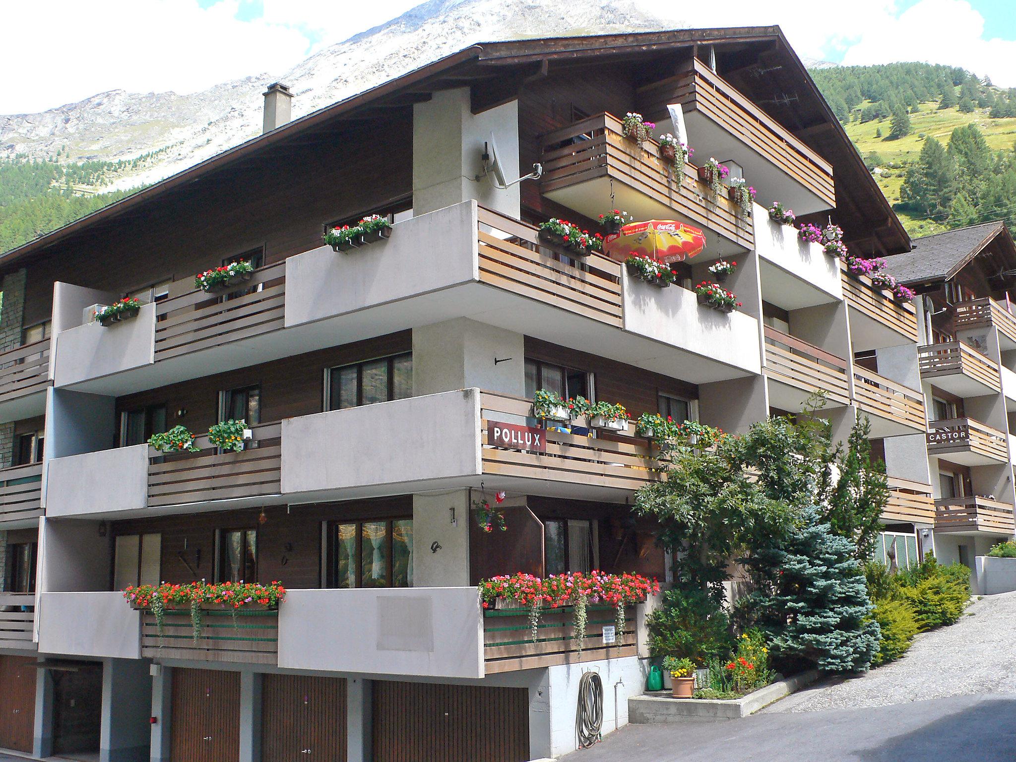 Foto 1 - Apartamento en Täsch con vistas a la montaña