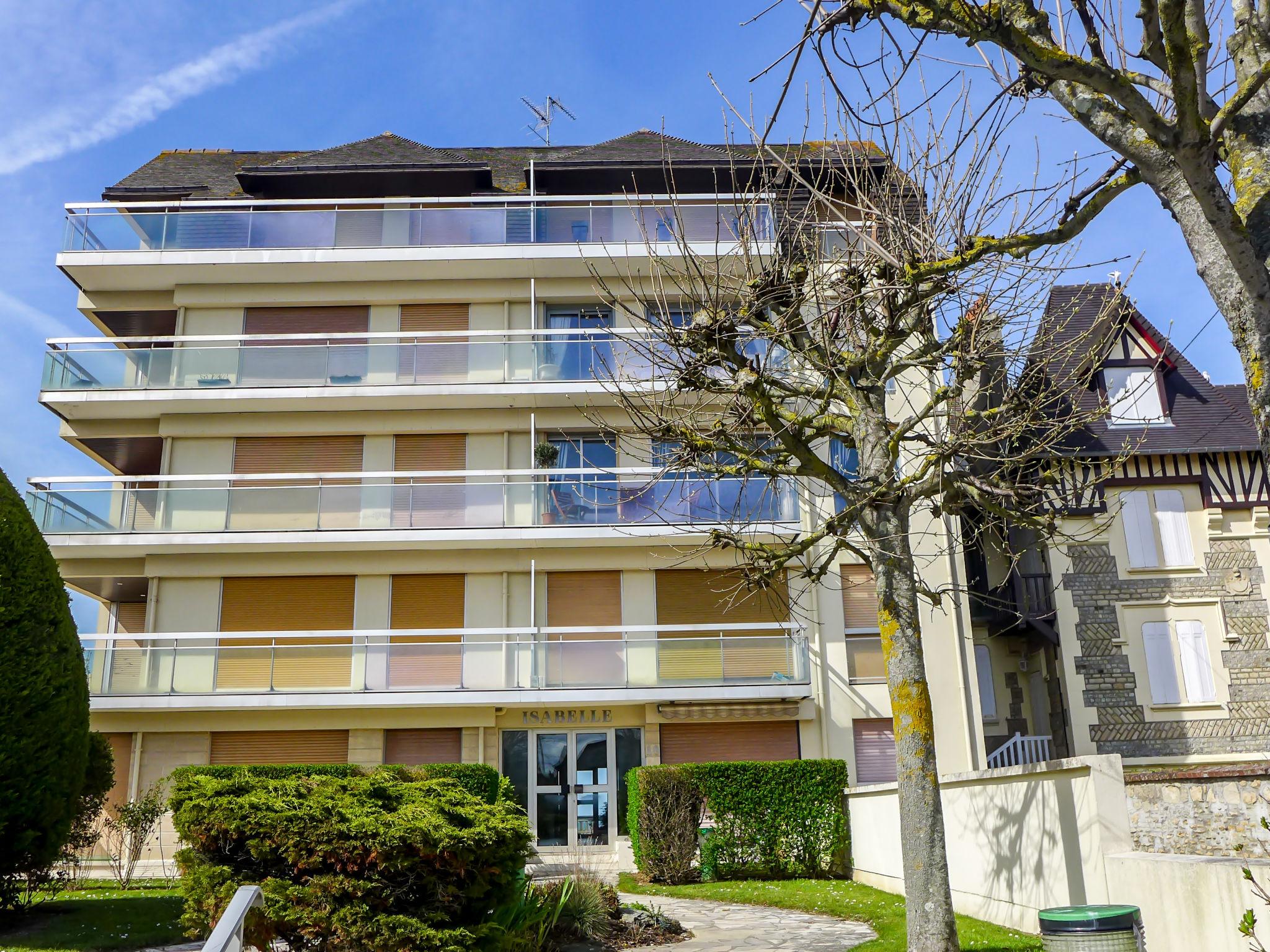 Foto 12 - Apartamento en Cabourg con vistas al mar