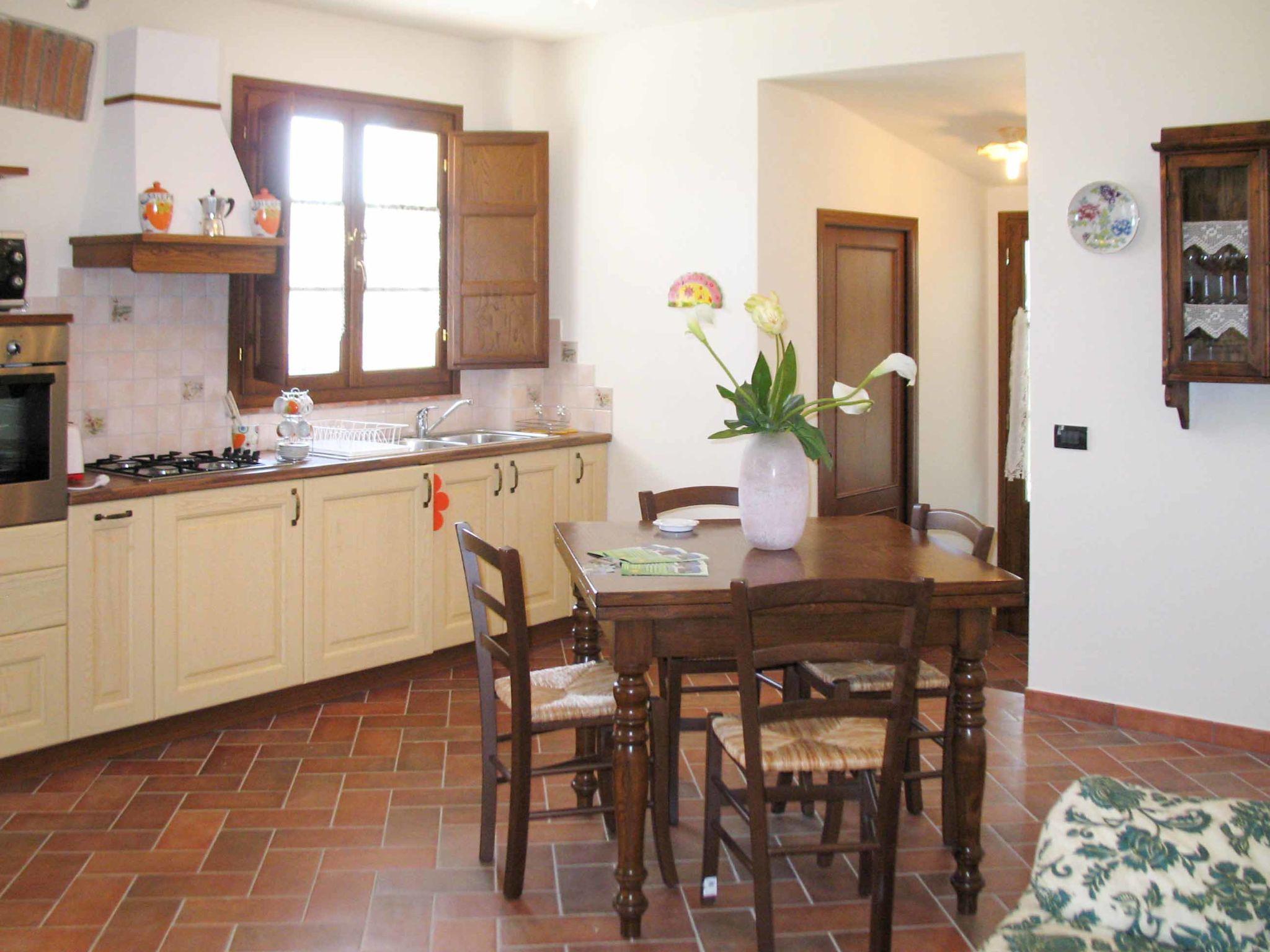 Photo 8 - 2 bedroom Apartment in Pescia with swimming pool and garden