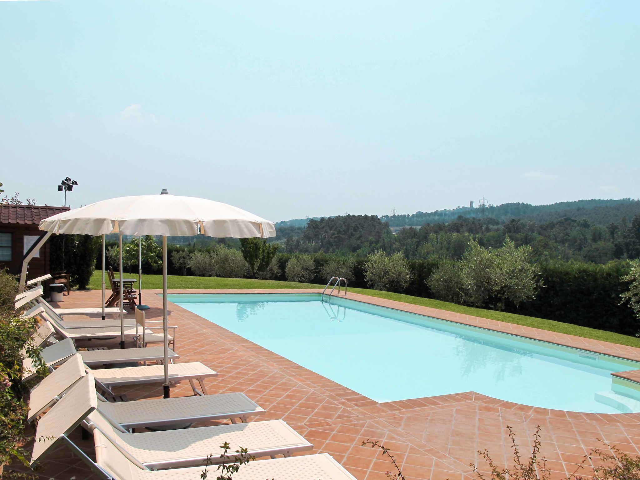 Foto 6 - Appartamento con 2 camere da letto a Pescia con piscina e giardino