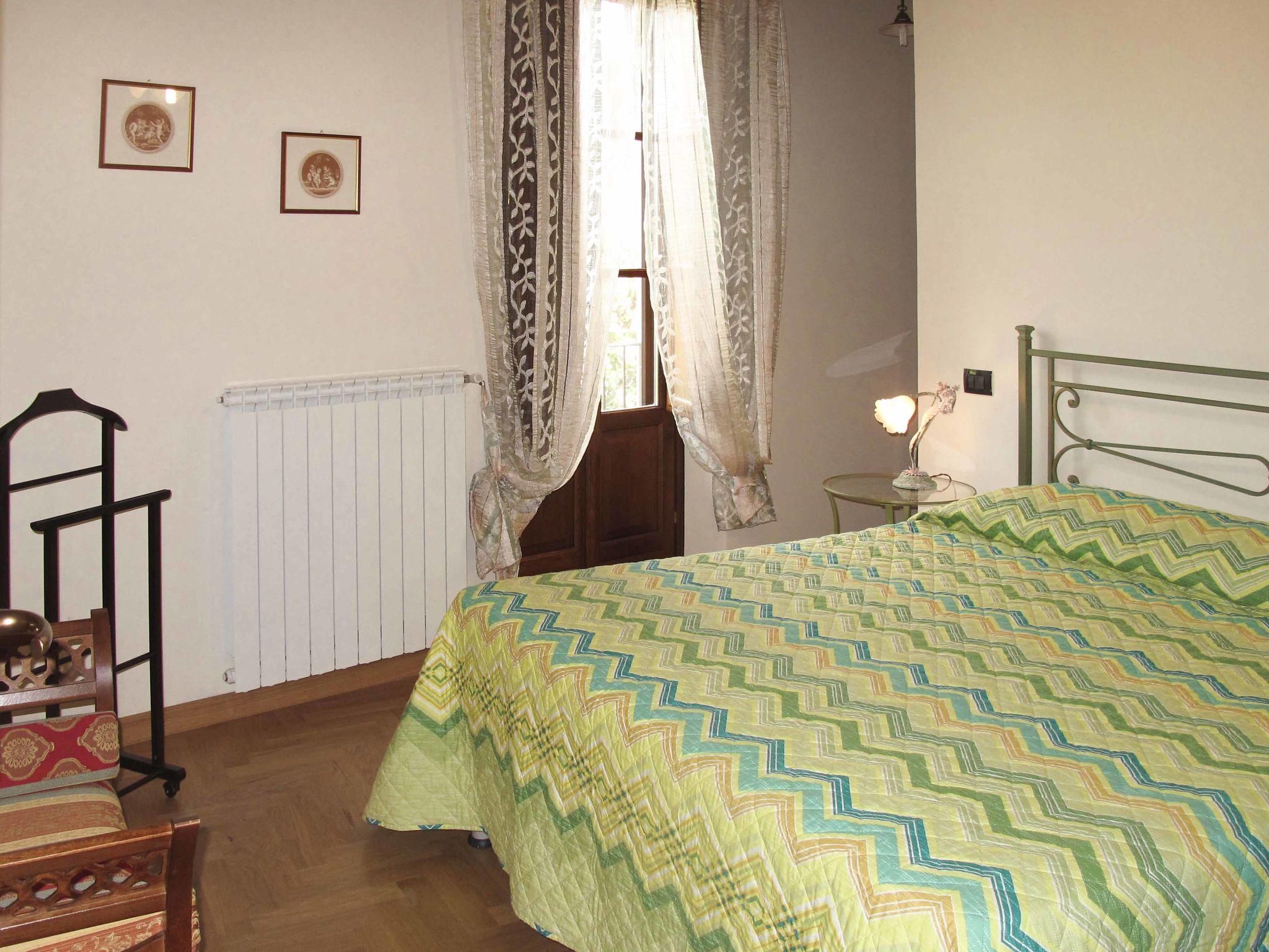 Photo 10 - 2 bedroom Apartment in Pescia with swimming pool and garden