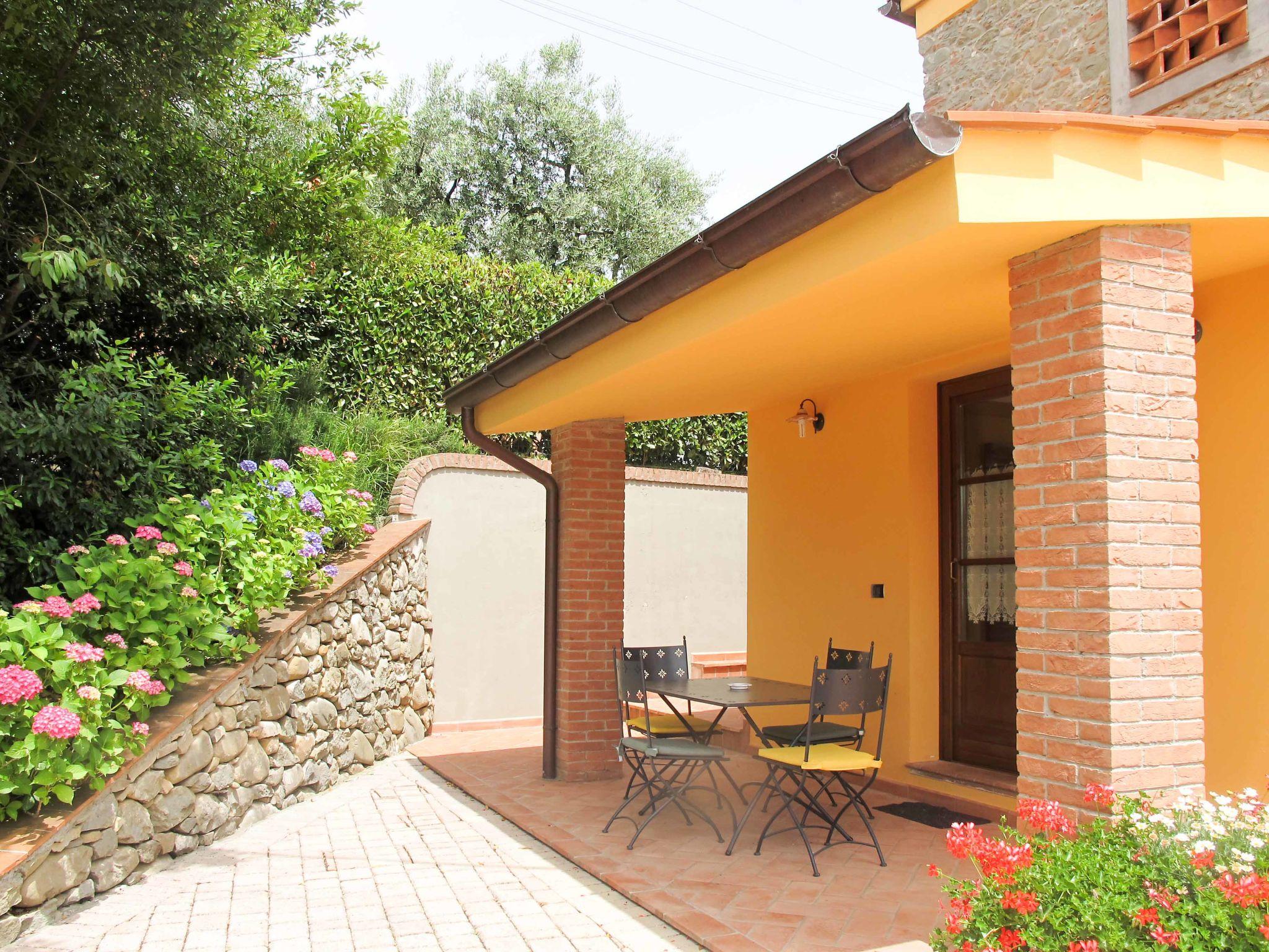 Photo 4 - Appartement de 2 chambres à Pescia avec piscine et jardin