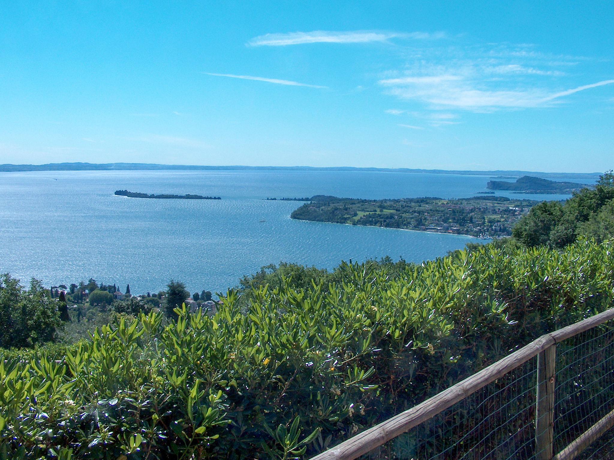 Foto 1 - Casa de 1 habitación en Gardone Riviera con jardín y vistas a la montaña