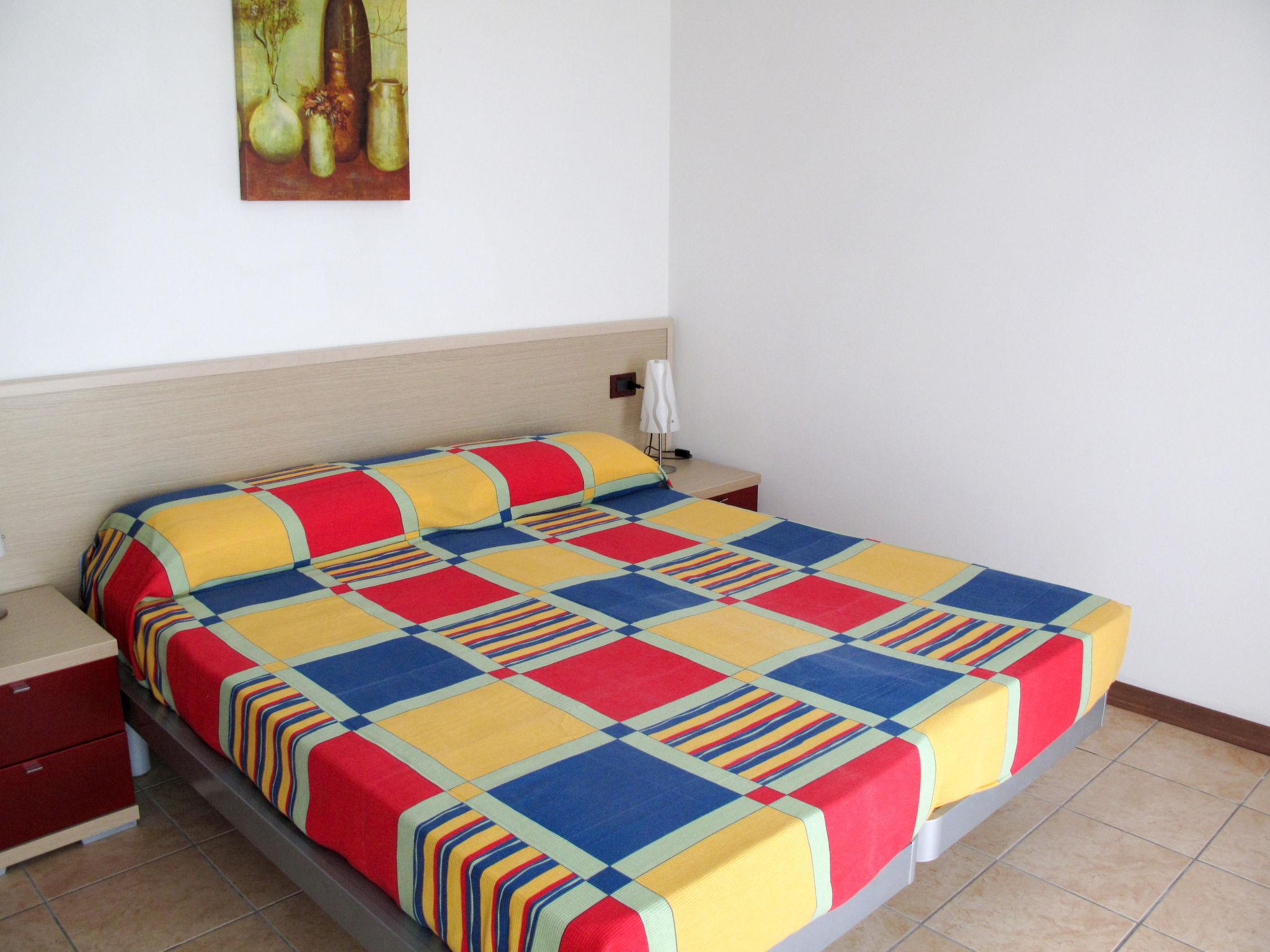 Foto 5 - Appartamento con 2 camere da letto a Caorle con piscina