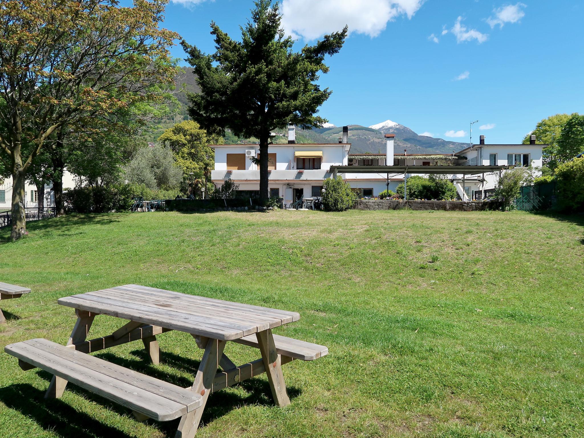 Photo 1 - Appartement de 1 chambre à Domaso avec terrasse et vues sur la montagne