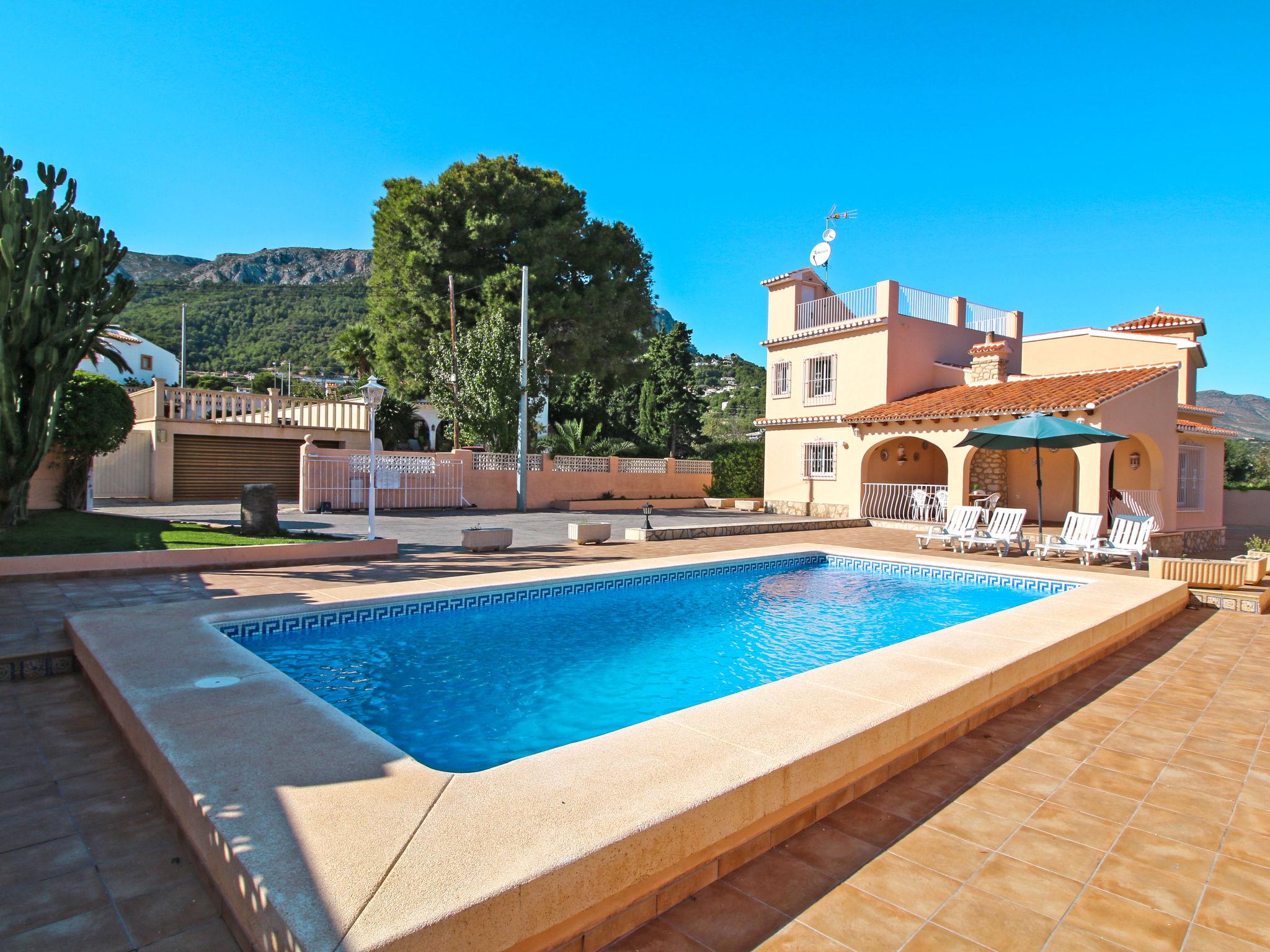 Foto 1 - Casa de 5 habitaciones en Calpe con piscina privada y vistas al mar