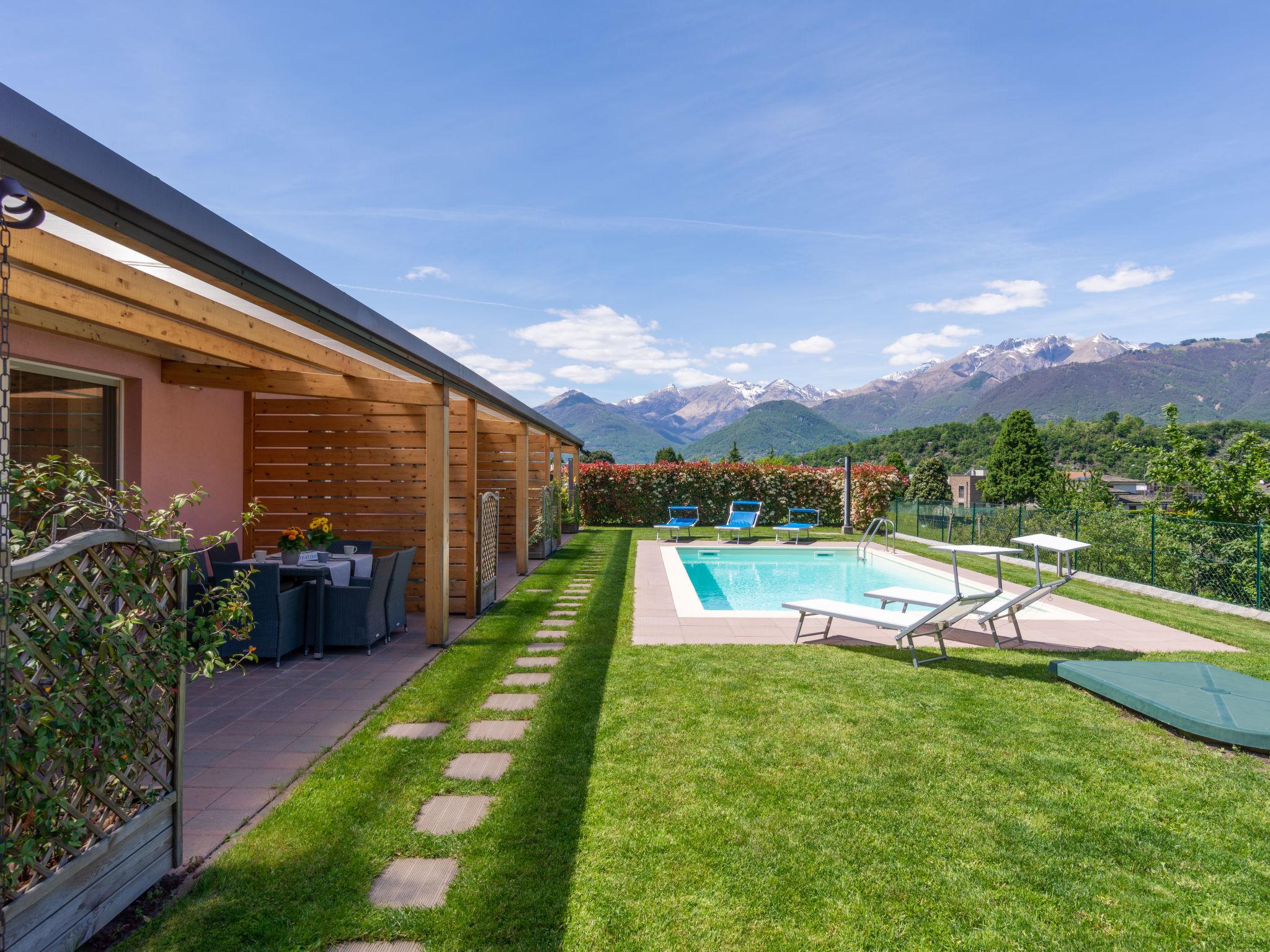 Photo 1 - Maison de 3 chambres à Colico avec piscine et vues sur la montagne