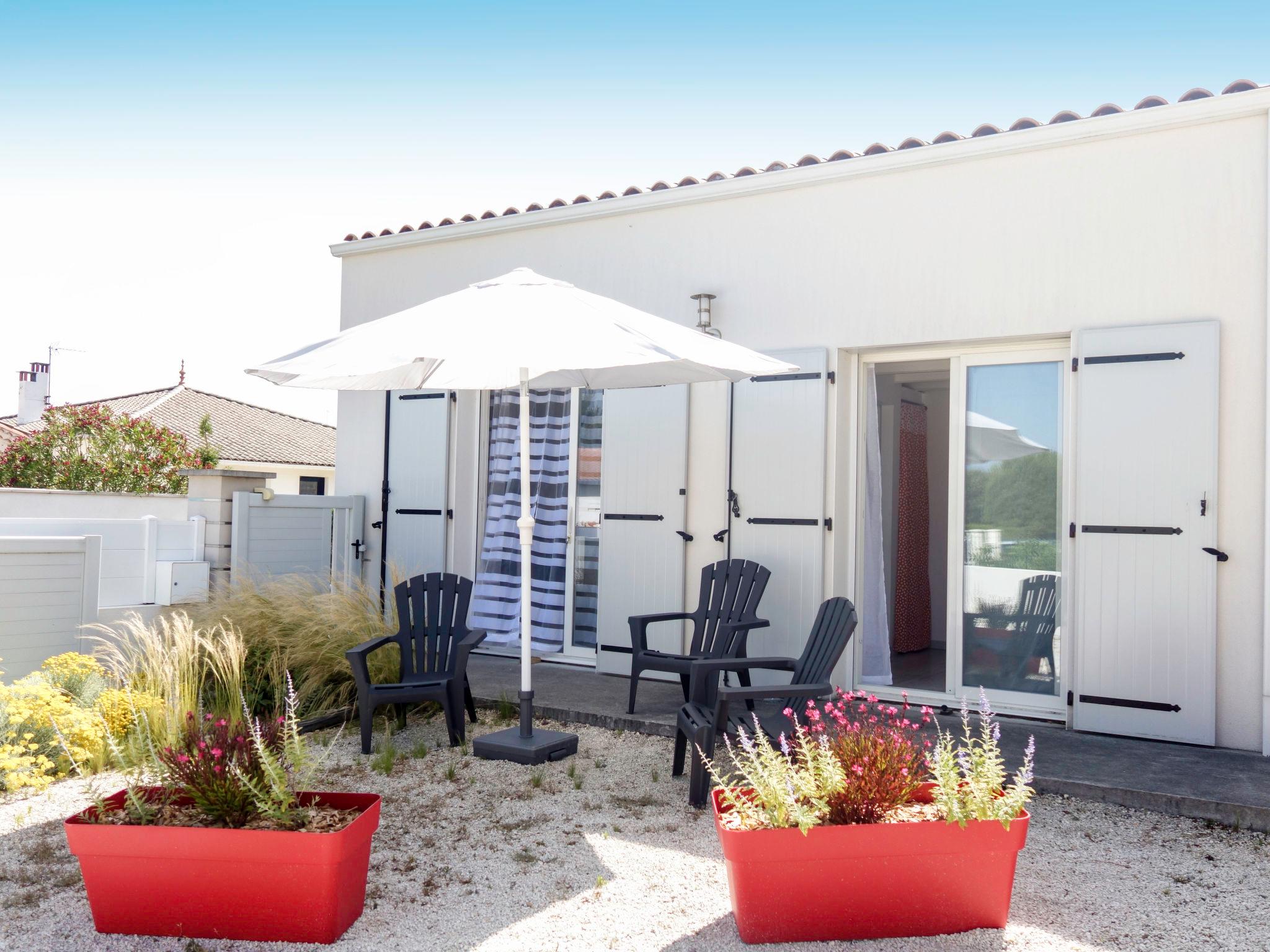 Foto 17 - Casa de 1 habitación en Saint-Palais-sur-Mer con terraza y vistas al mar