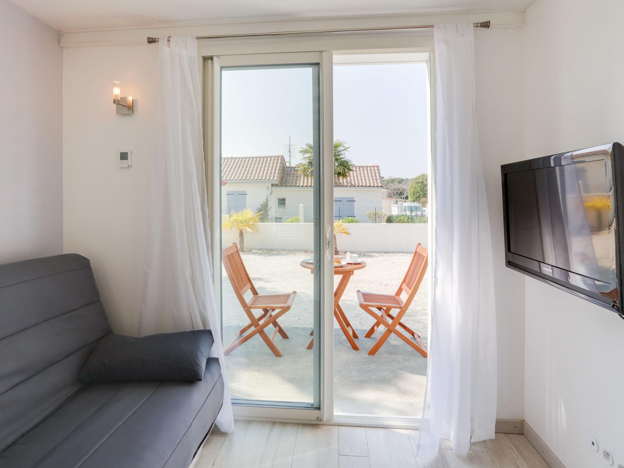 Foto 3 - Casa de 1 habitación en Saint-Palais-sur-Mer con terraza y vistas al mar