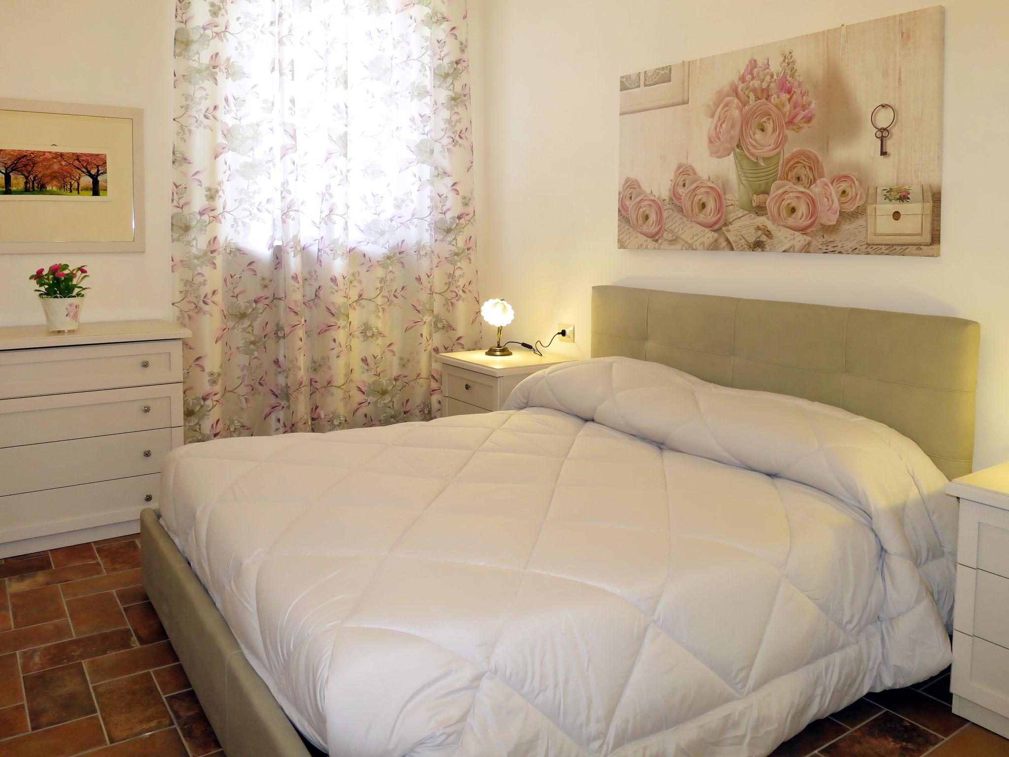 Photo 11 - 1 bedroom Apartment in Volterra with swimming pool and garden