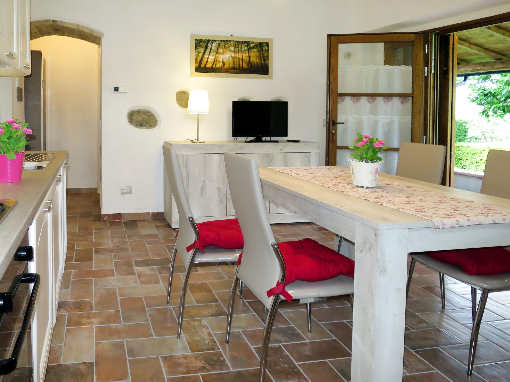 Photo 9 - 1 bedroom Apartment in Volterra with swimming pool and garden