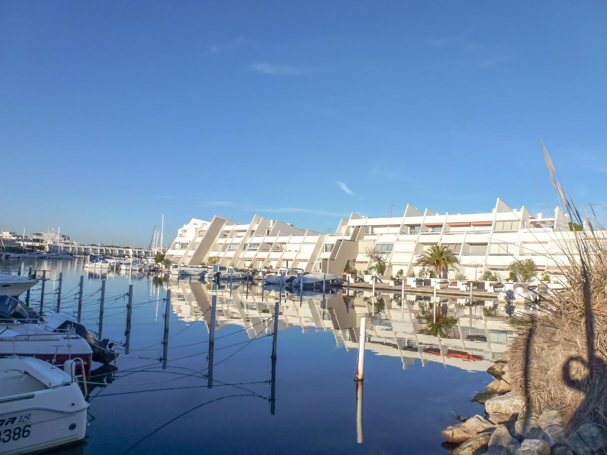 Foto 5 - Apartment mit 2 Schlafzimmern in Le Grau-du-Roi mit terrasse und blick aufs meer