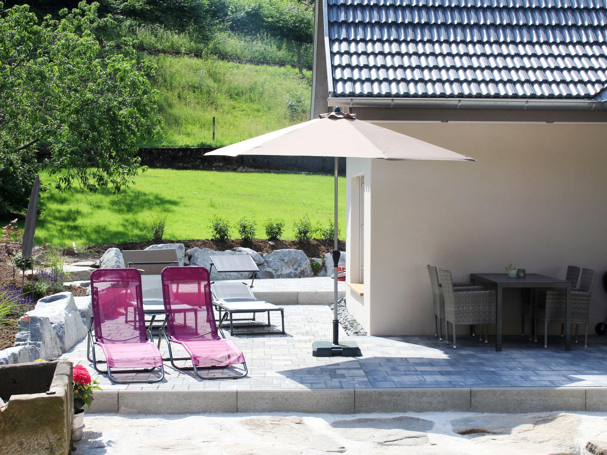 Photo 6 - Maison de 1 chambre à Hofstetten avec jardin et vues sur la montagne