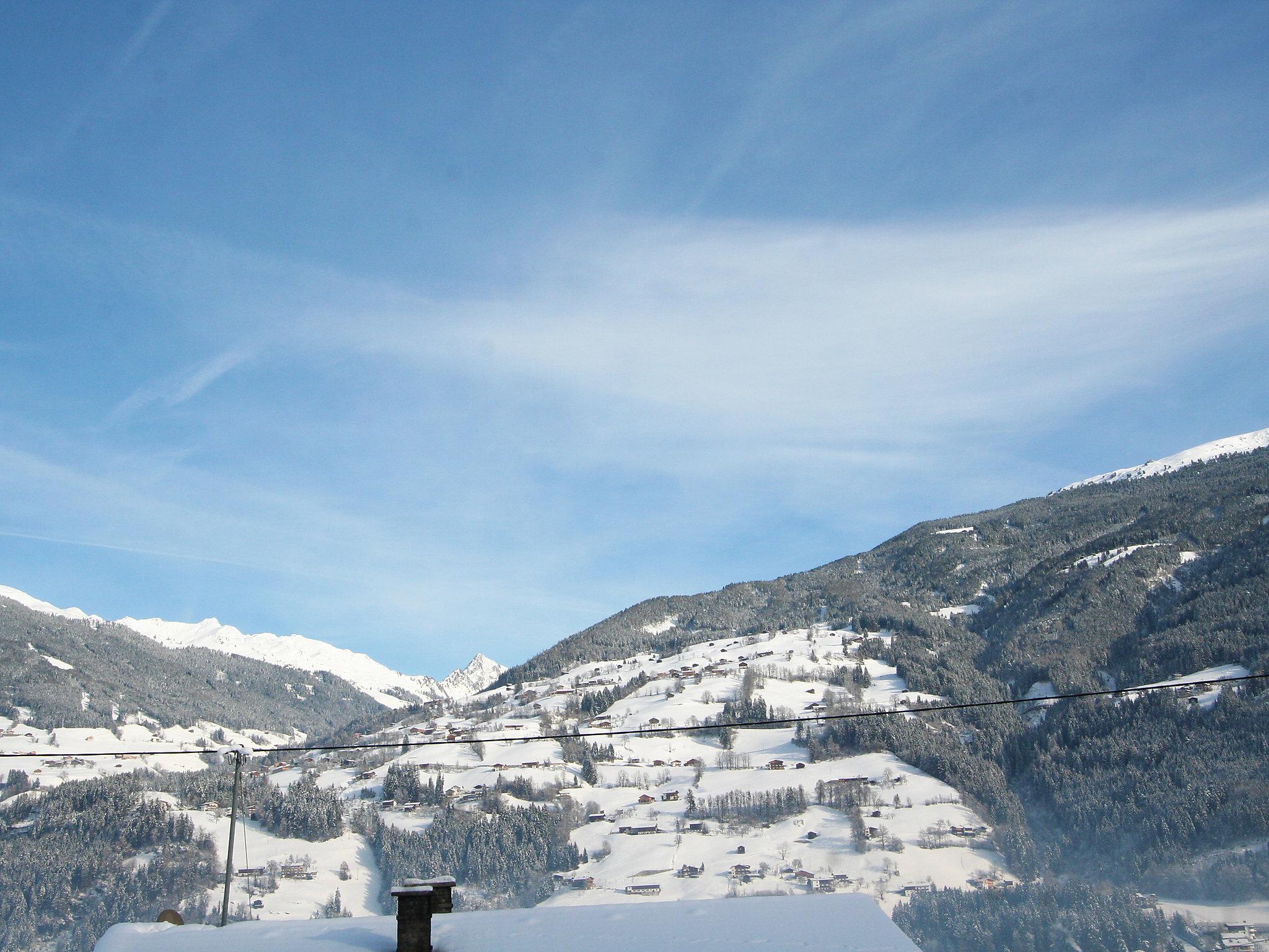 Photo 17 - Maison de 2 chambres à Aschau im Zillertal avec terrasse et vues sur la montagne