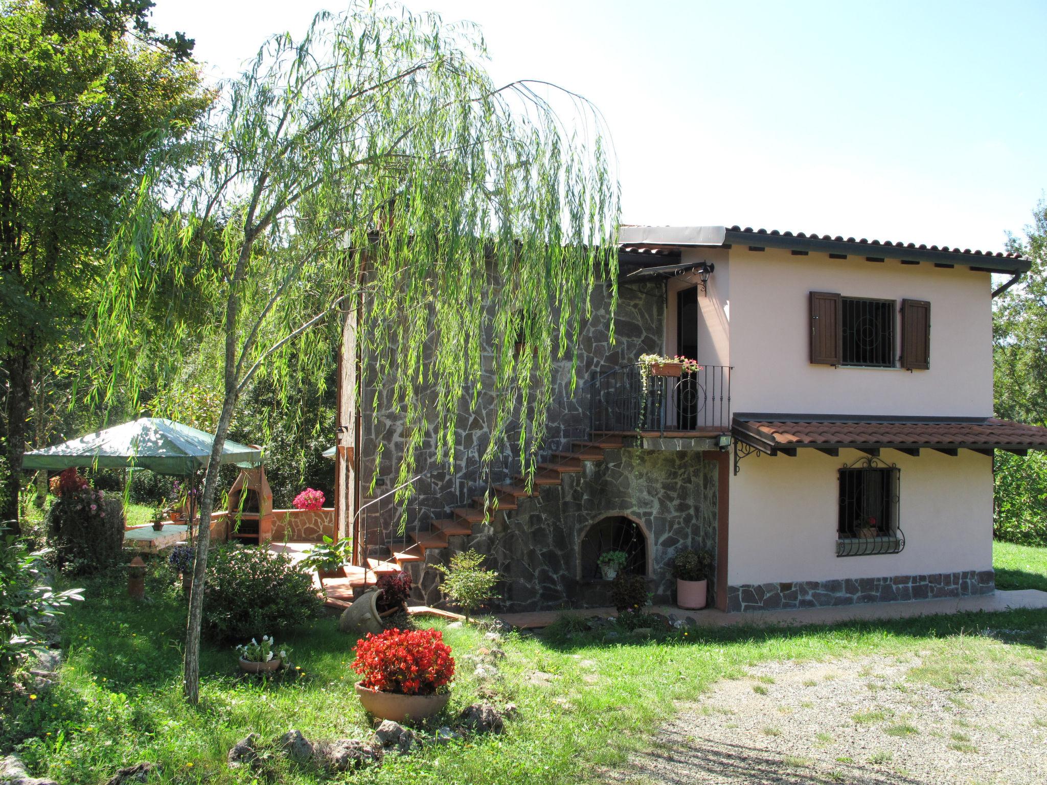 Photo 2 - Maison de 1 chambre à Aulla avec jardin et terrasse