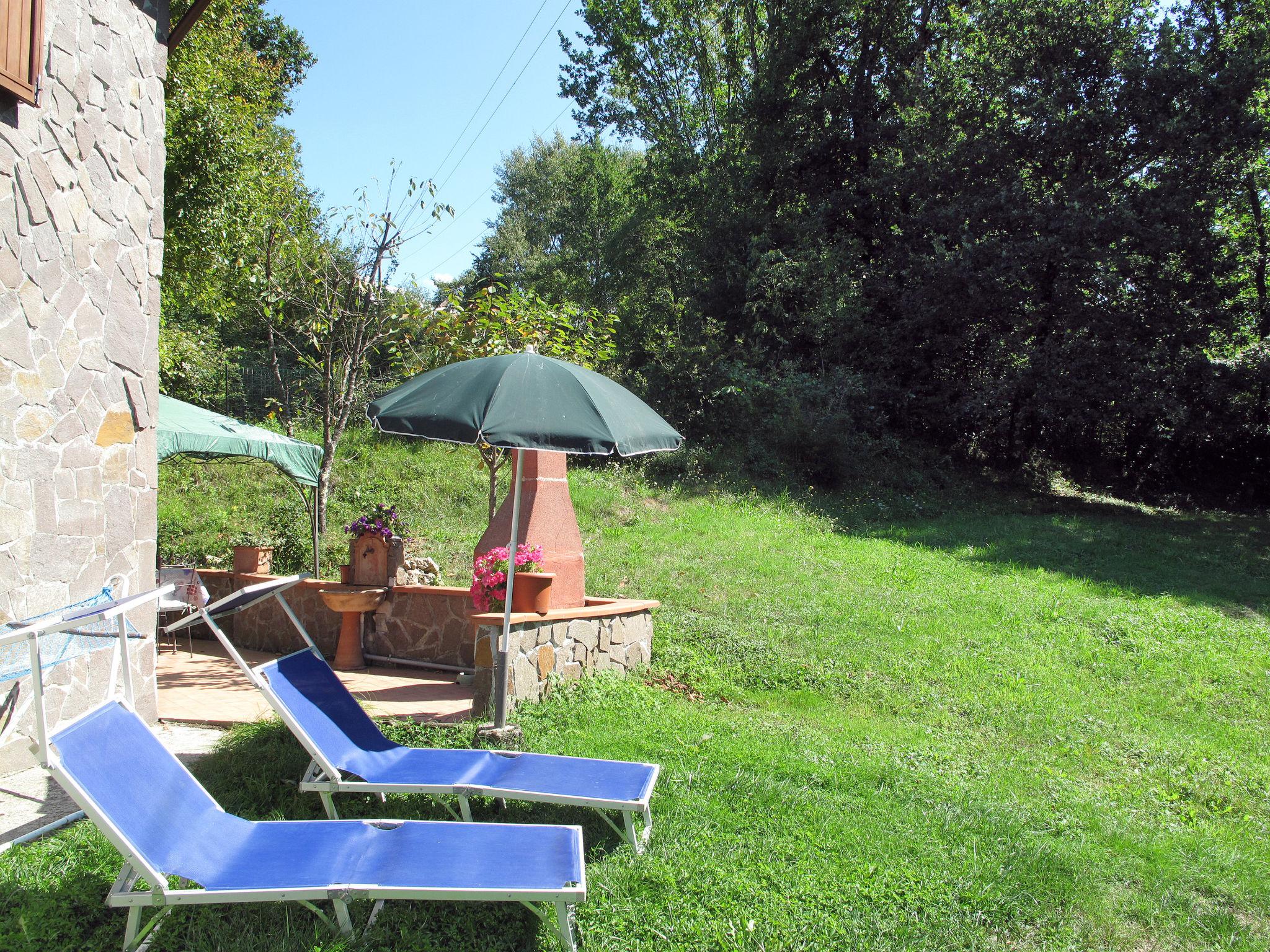 Photo 5 - Maison de 1 chambre à Aulla avec jardin et terrasse