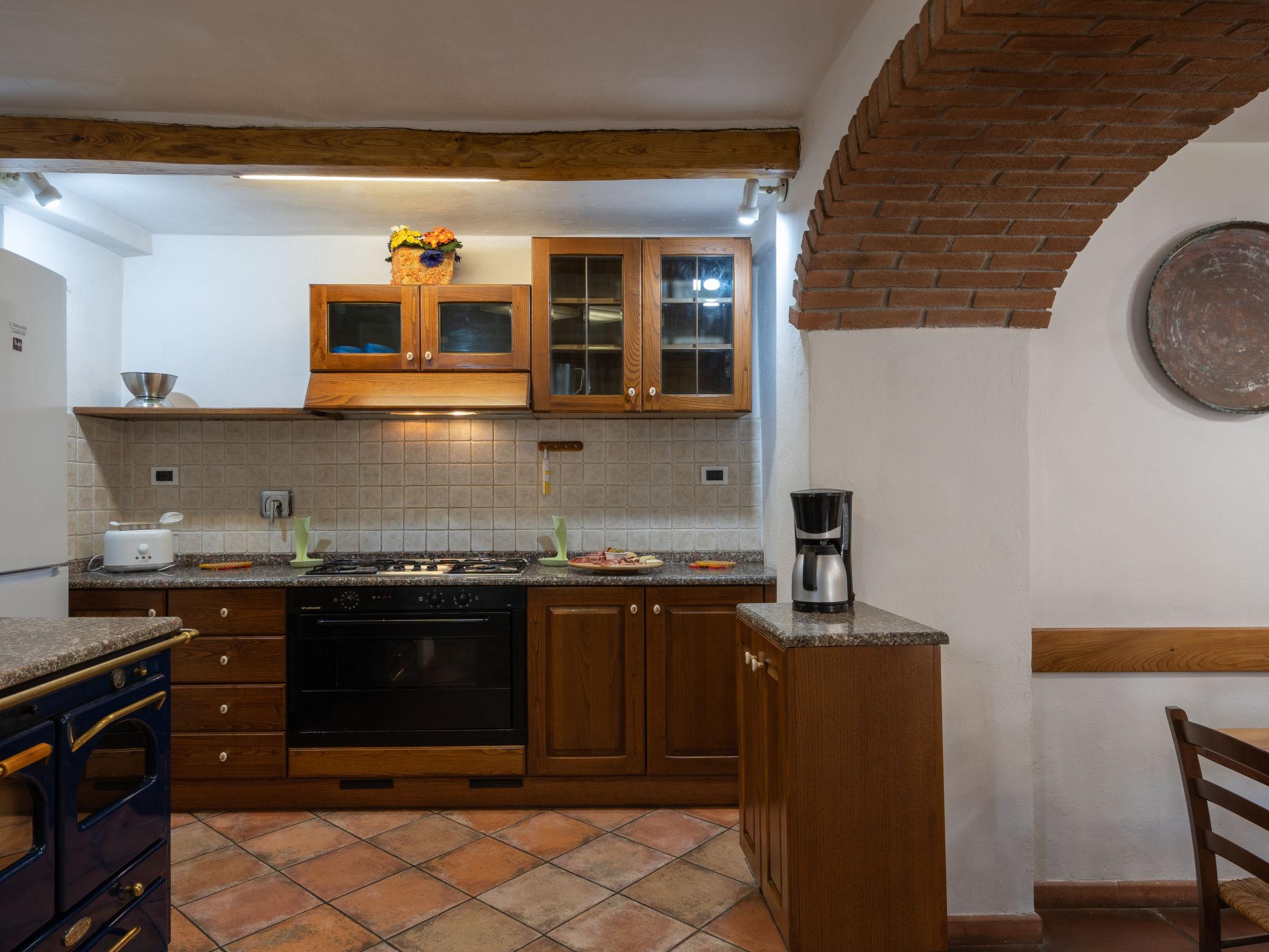 Photo 13 - 5 bedroom House in Vicchio with private pool and garden
