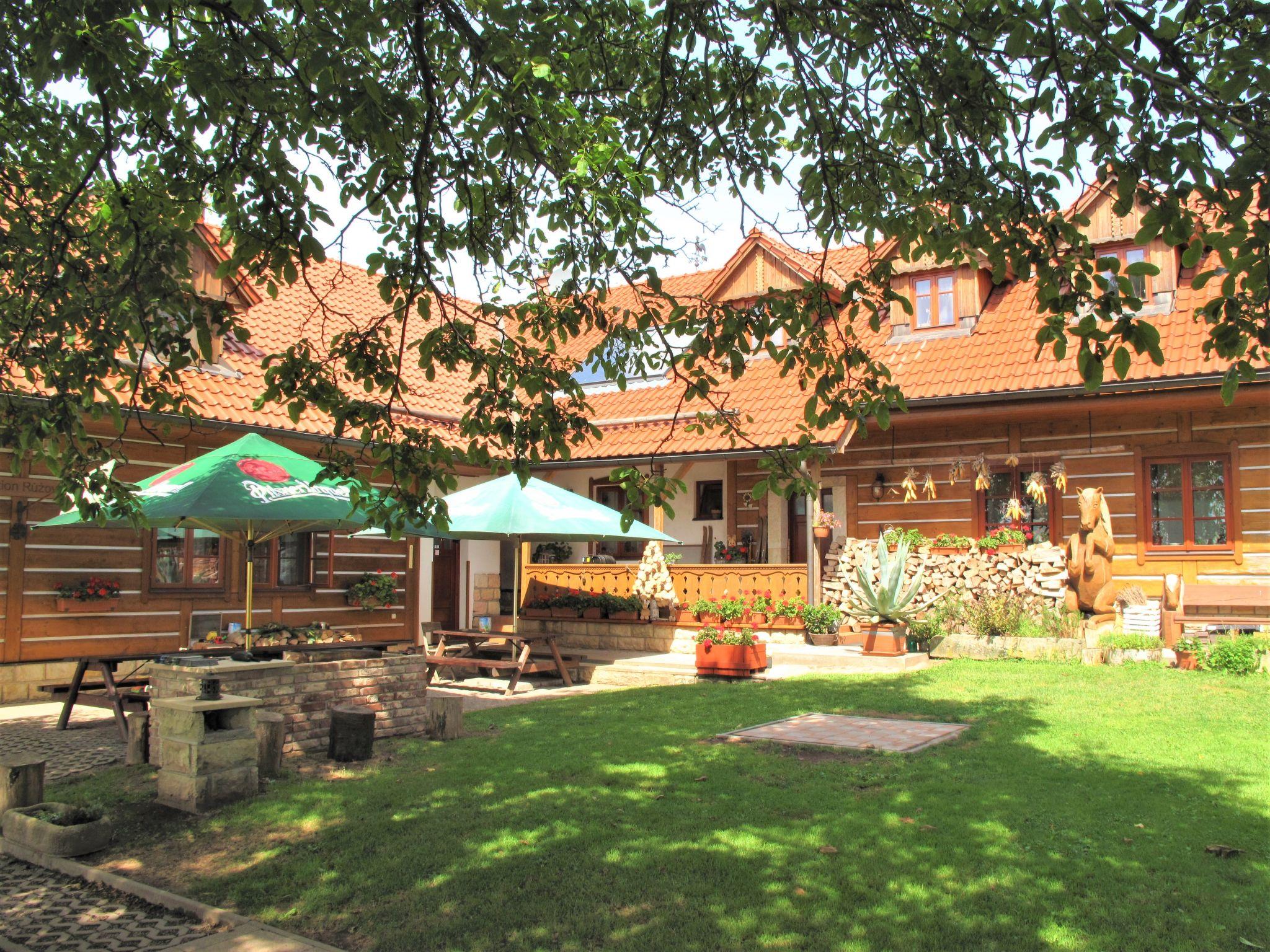 Foto 13 - Casa de 7 quartos em Úhlejov com piscina privada e vista para a montanha