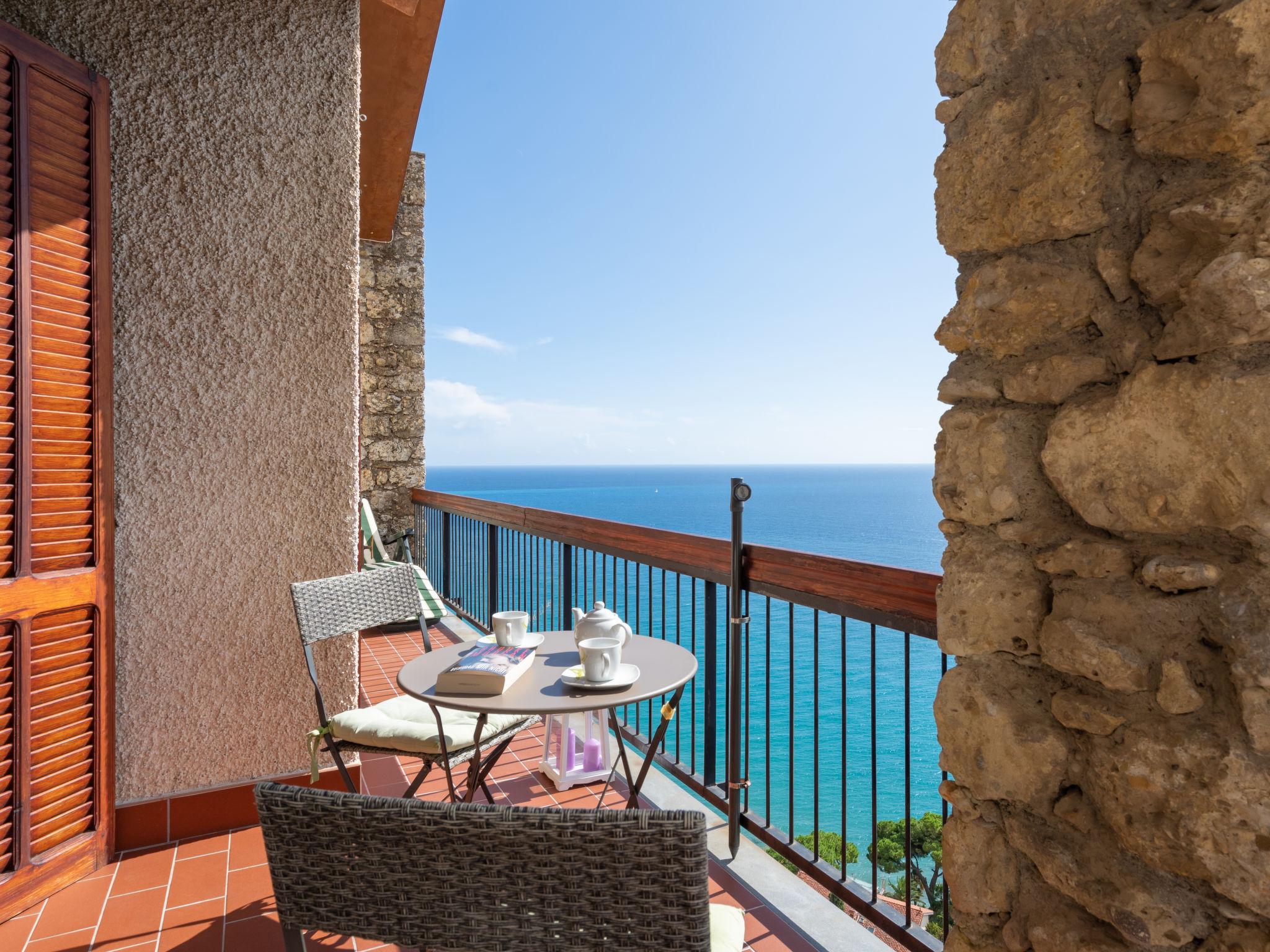 Photo 3 - 1 bedroom Apartment in Ventimiglia with garden and terrace