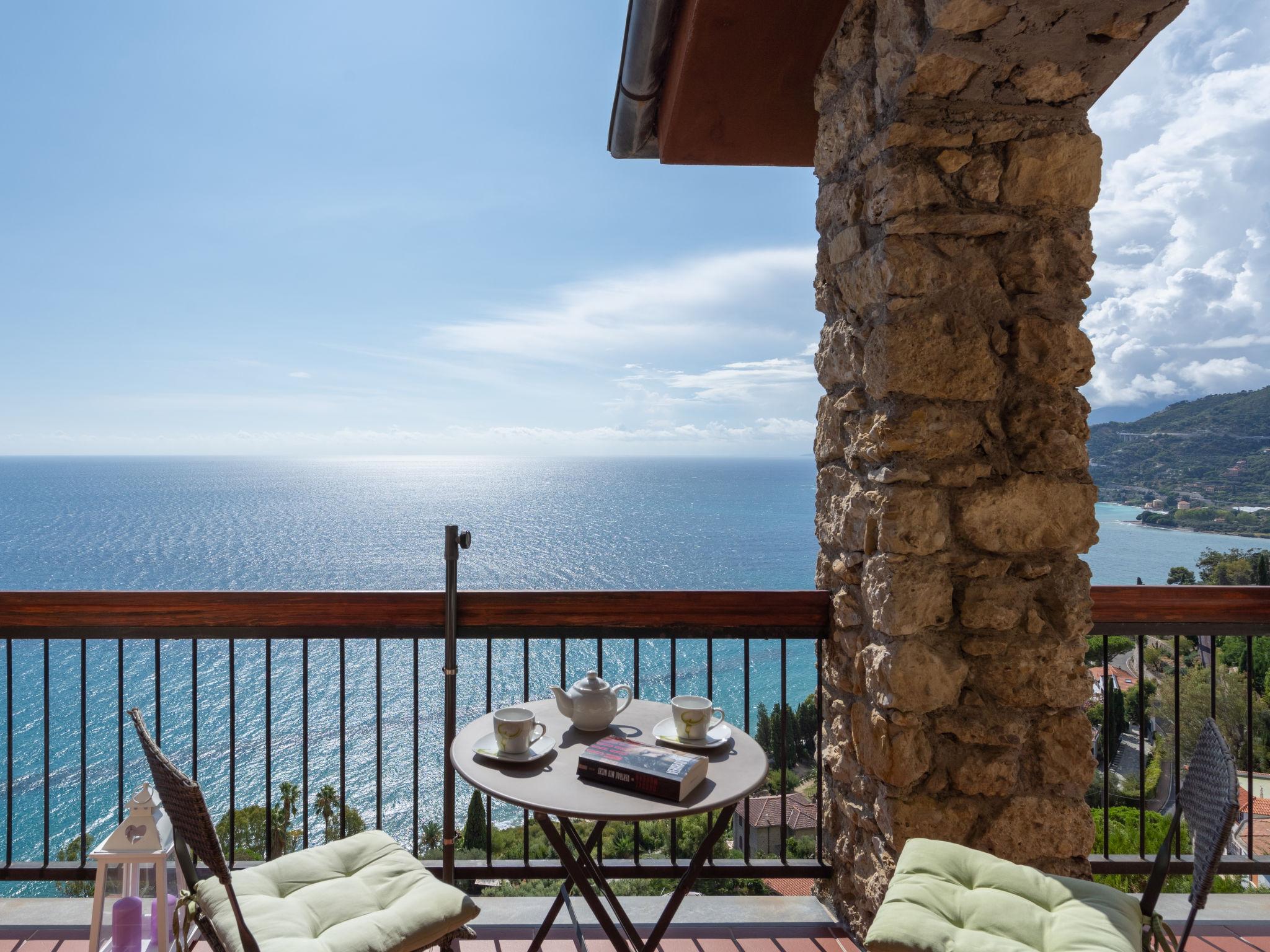 Foto 1 - Appartamento con 1 camera da letto a Ventimiglia con terrazza e vista mare