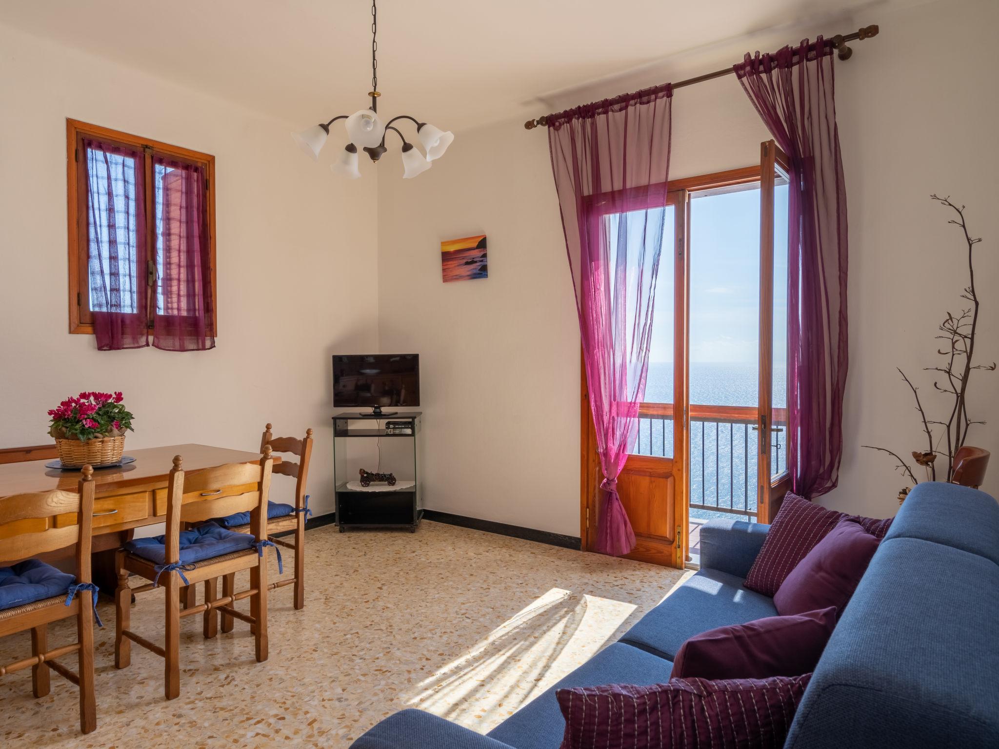 Foto 2 - Apartamento de 1 quarto em Ventimiglia com jardim e terraço