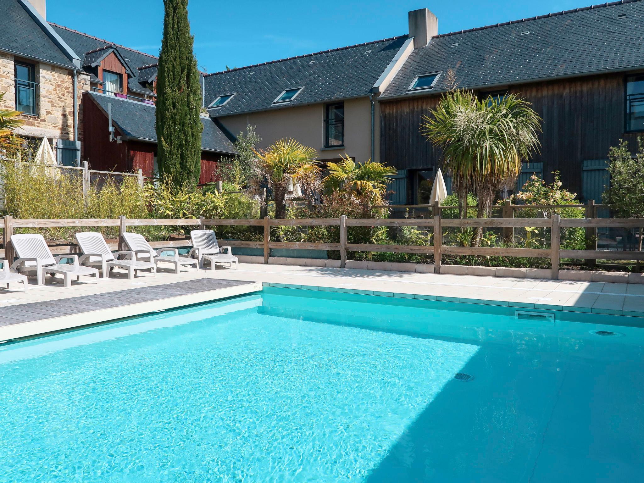 Photo 17 - 2 bedroom Apartment in Cancale with swimming pool and sea view