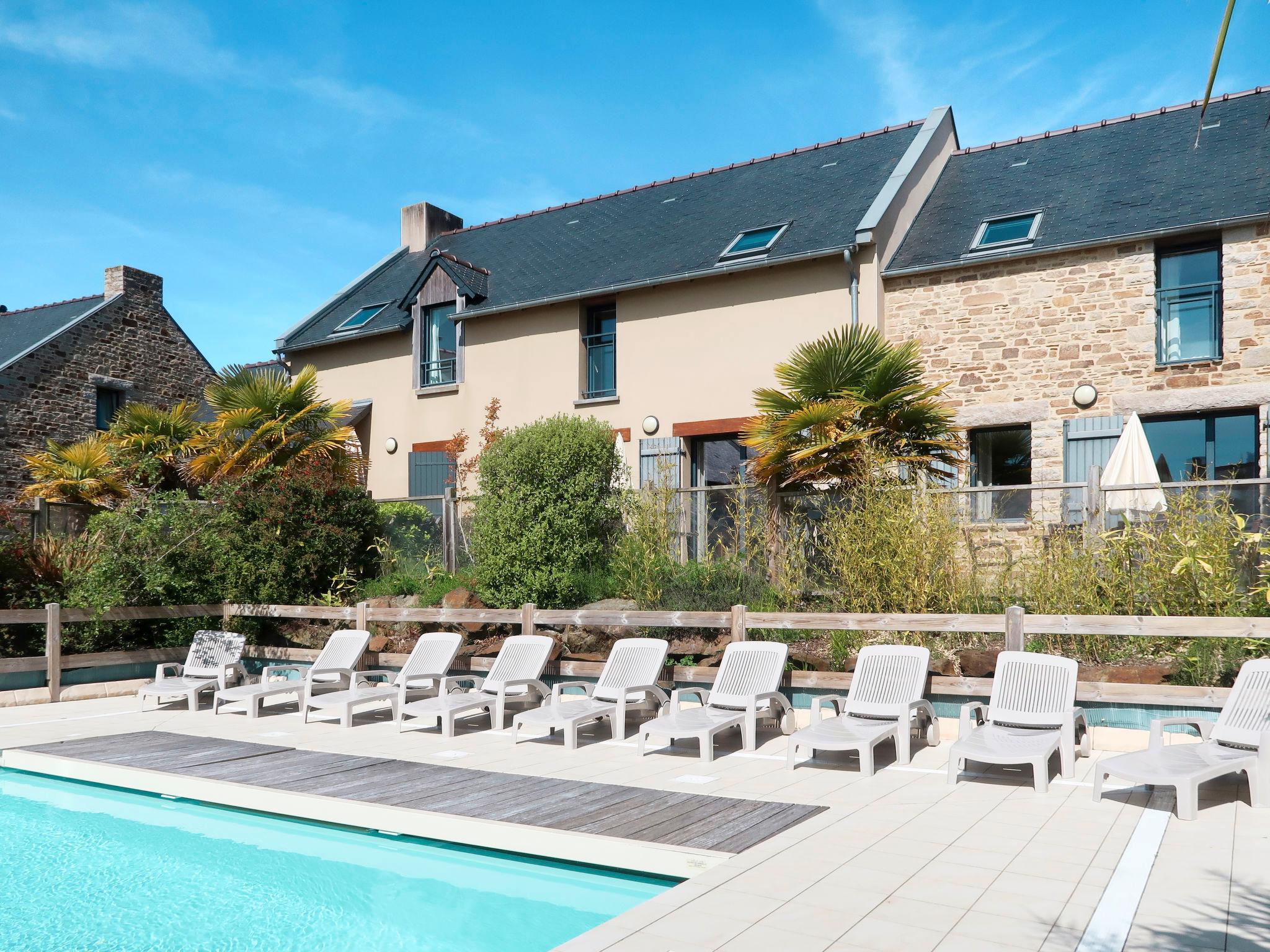 Photo 1 - Appartement de 2 chambres à Cancale avec piscine et jardin