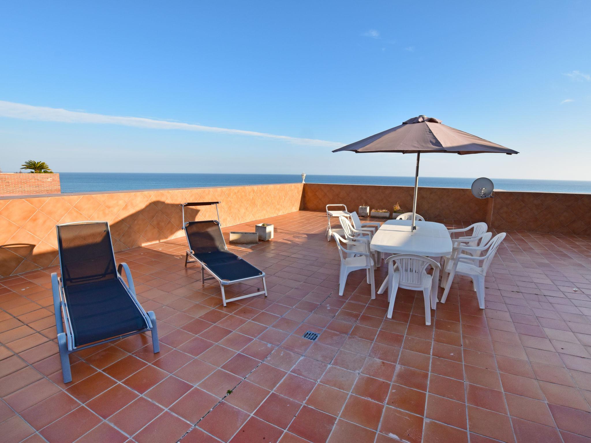 Foto 4 - Apartment mit 4 Schlafzimmern in Torredembarra mit schwimmbad und blick aufs meer