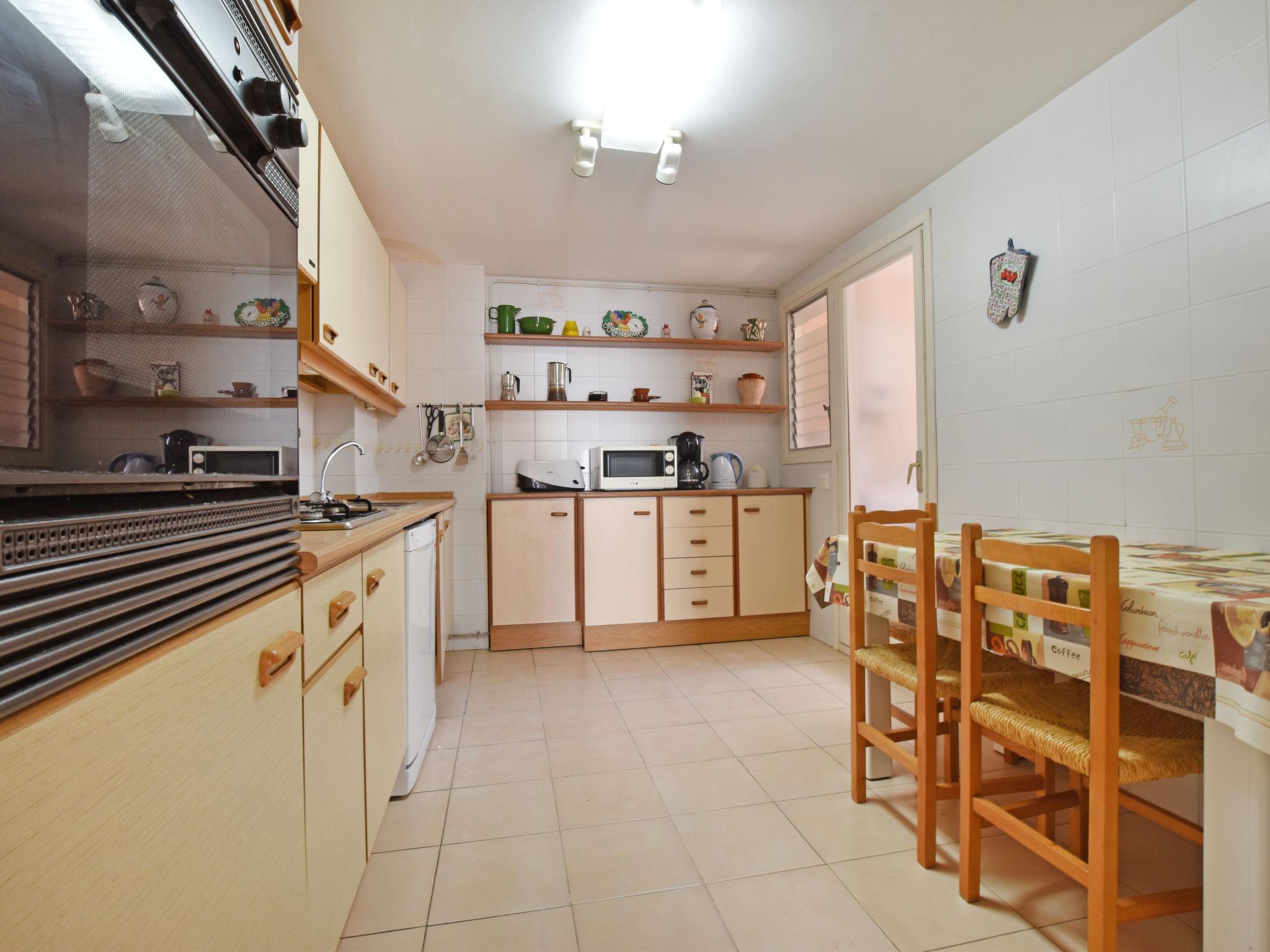 Photo 12 - 4 bedroom Apartment in Torredembarra with swimming pool and garden