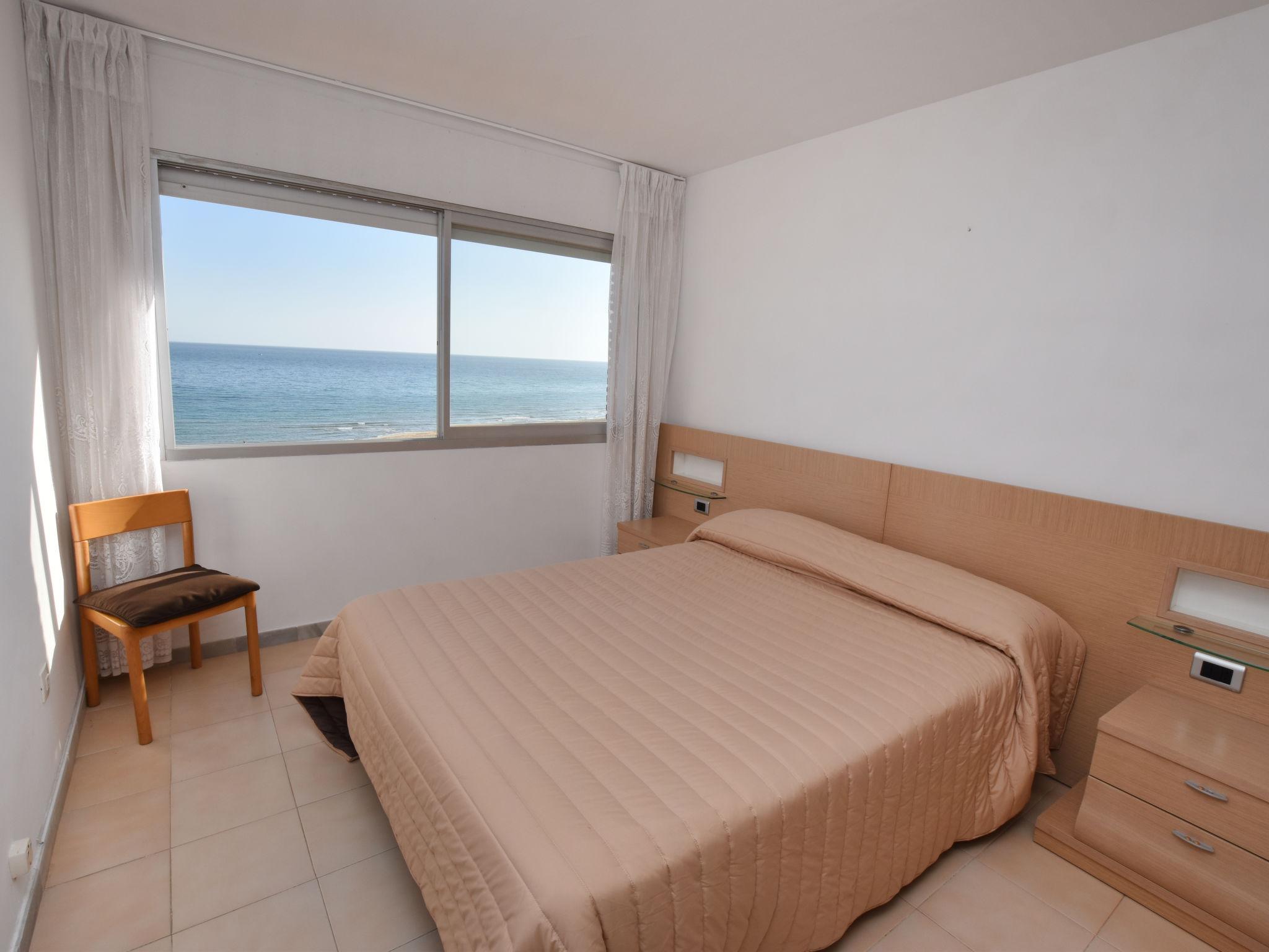 Foto 17 - Appartamento con 4 camere da letto a Torredembarra con piscina e vista mare