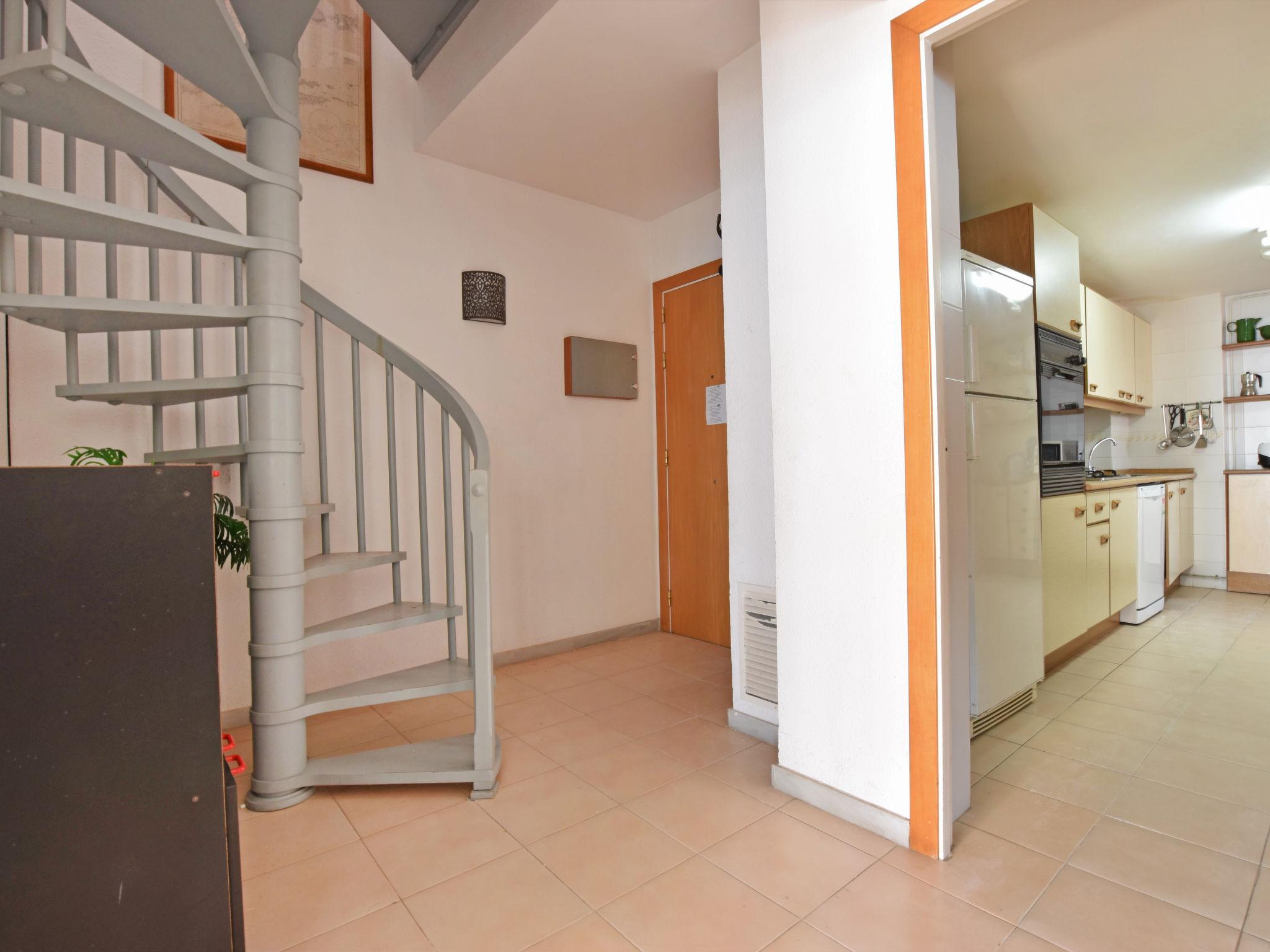 Photo 30 - 4 bedroom Apartment in Torredembarra with swimming pool and garden