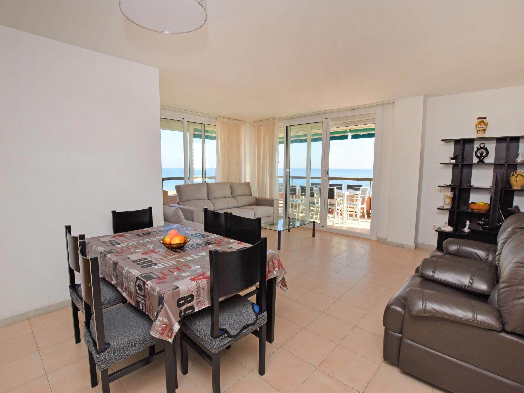 Foto 7 - Apartamento de 4 quartos em Torredembarra com piscina e vistas do mar