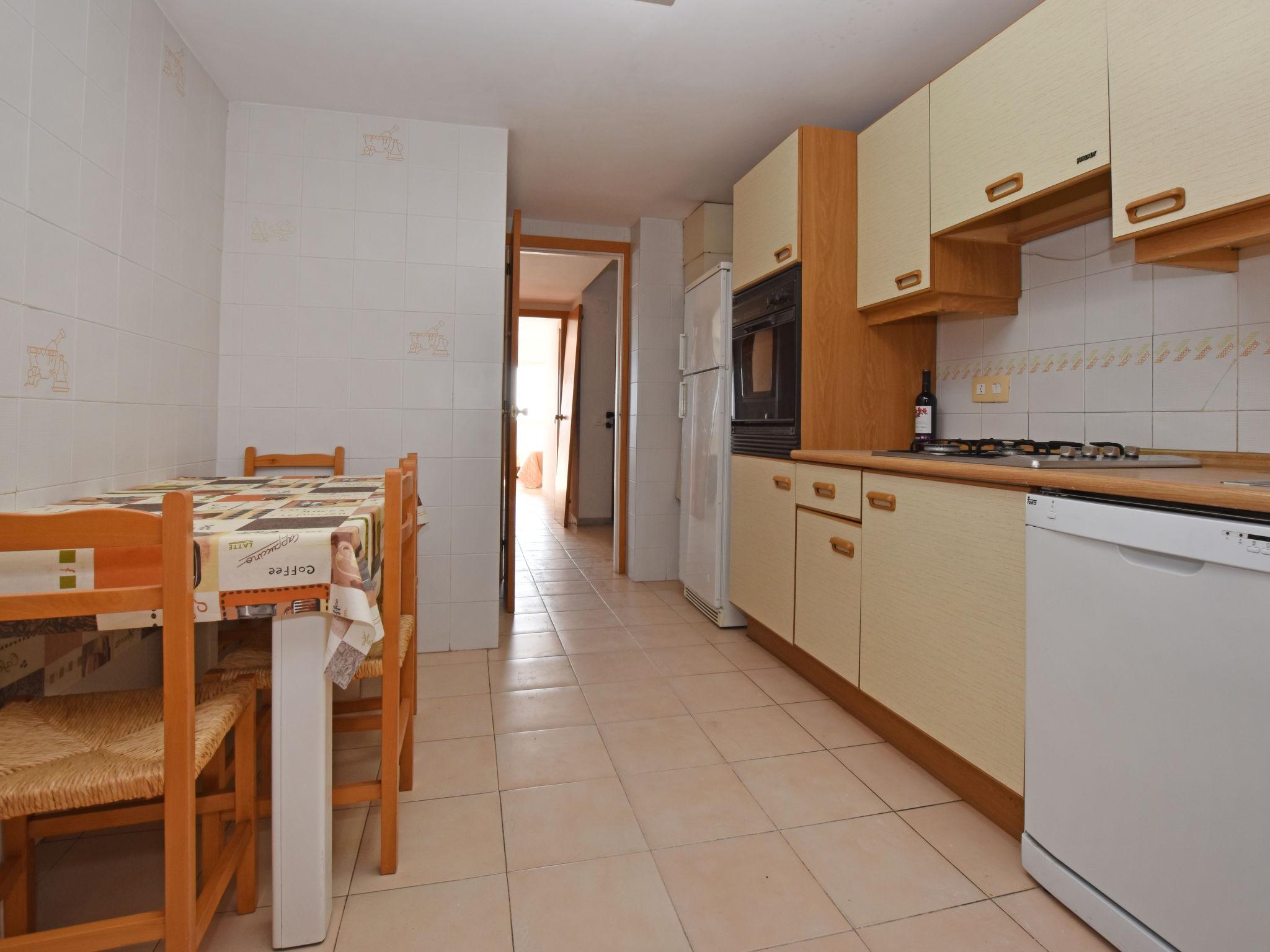 Photo 13 - 4 bedroom Apartment in Torredembarra with swimming pool and garden