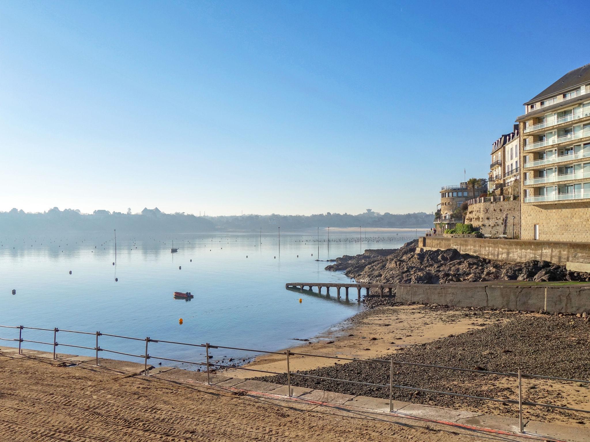 Photo 16 - 1 bedroom Apartment in Dinard with garden and terrace