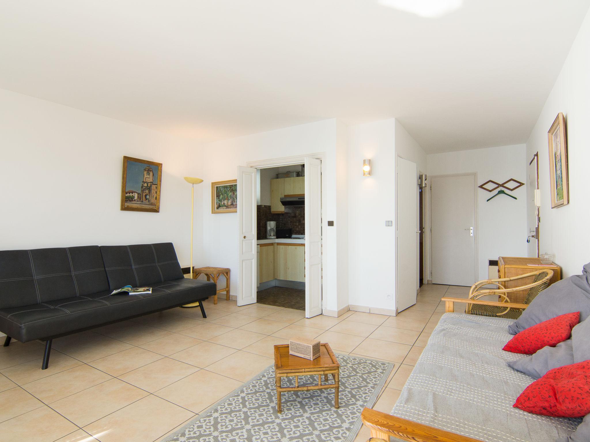 Photo 7 - 1 bedroom Apartment in Dinard with garden and terrace