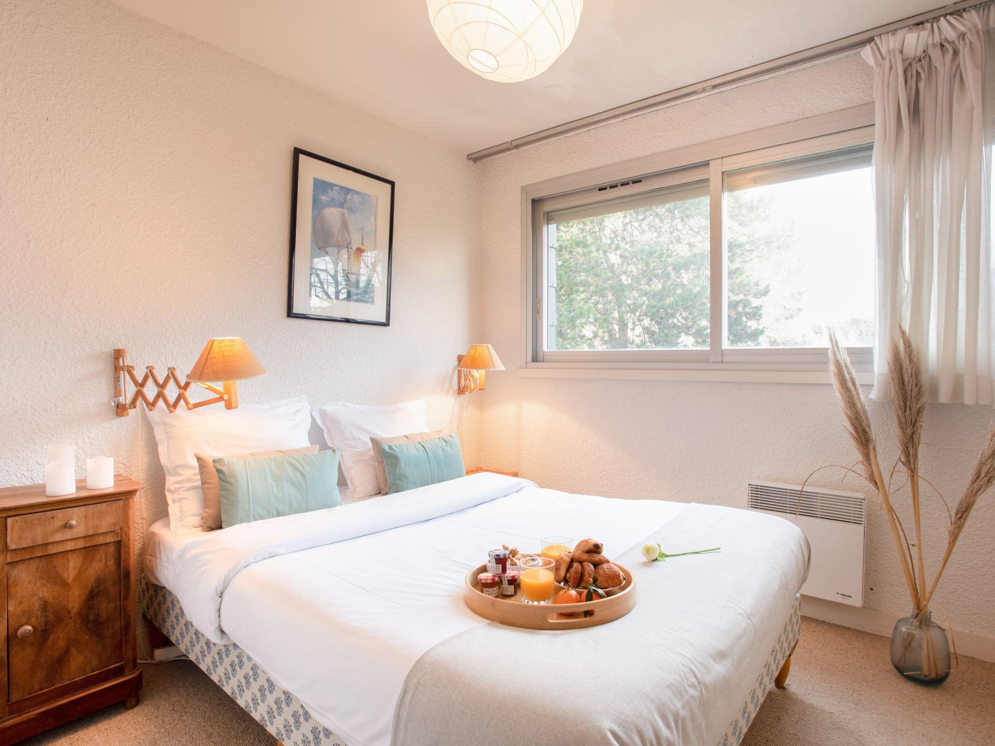Foto 15 - Appartamento con 2 camere da letto a La Trinité-sur-Mer con terrazza e vista mare