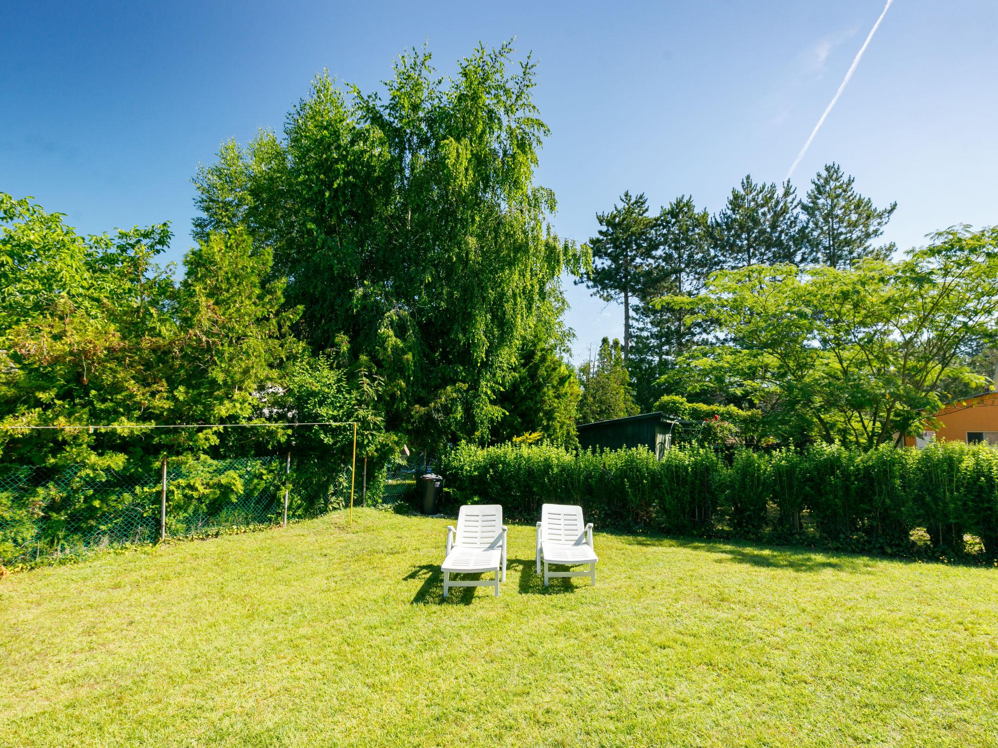 Foto 4 - Casa con 2 camere da letto a Siófok con giardino e terrazza