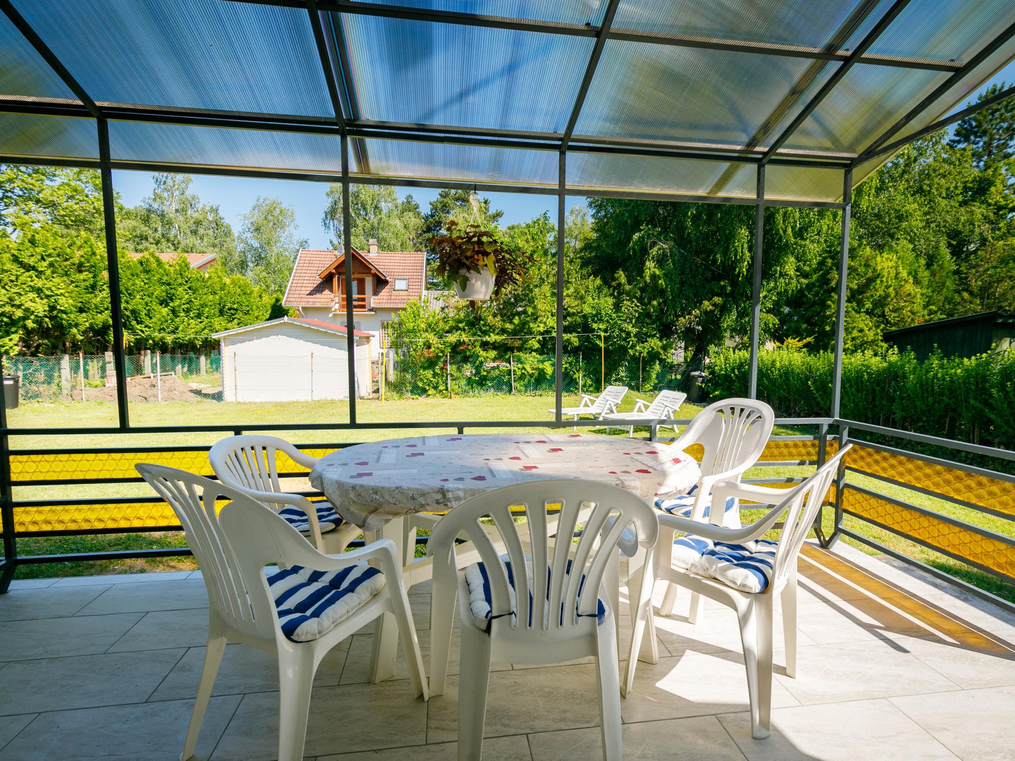 Foto 12 - Casa de 2 quartos em Siófok com jardim e vista para a montanha