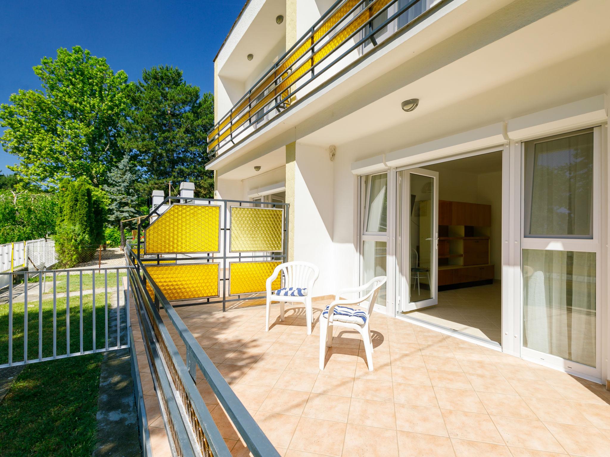 Photo 14 - Maison de 2 chambres à Siófok avec jardin et terrasse