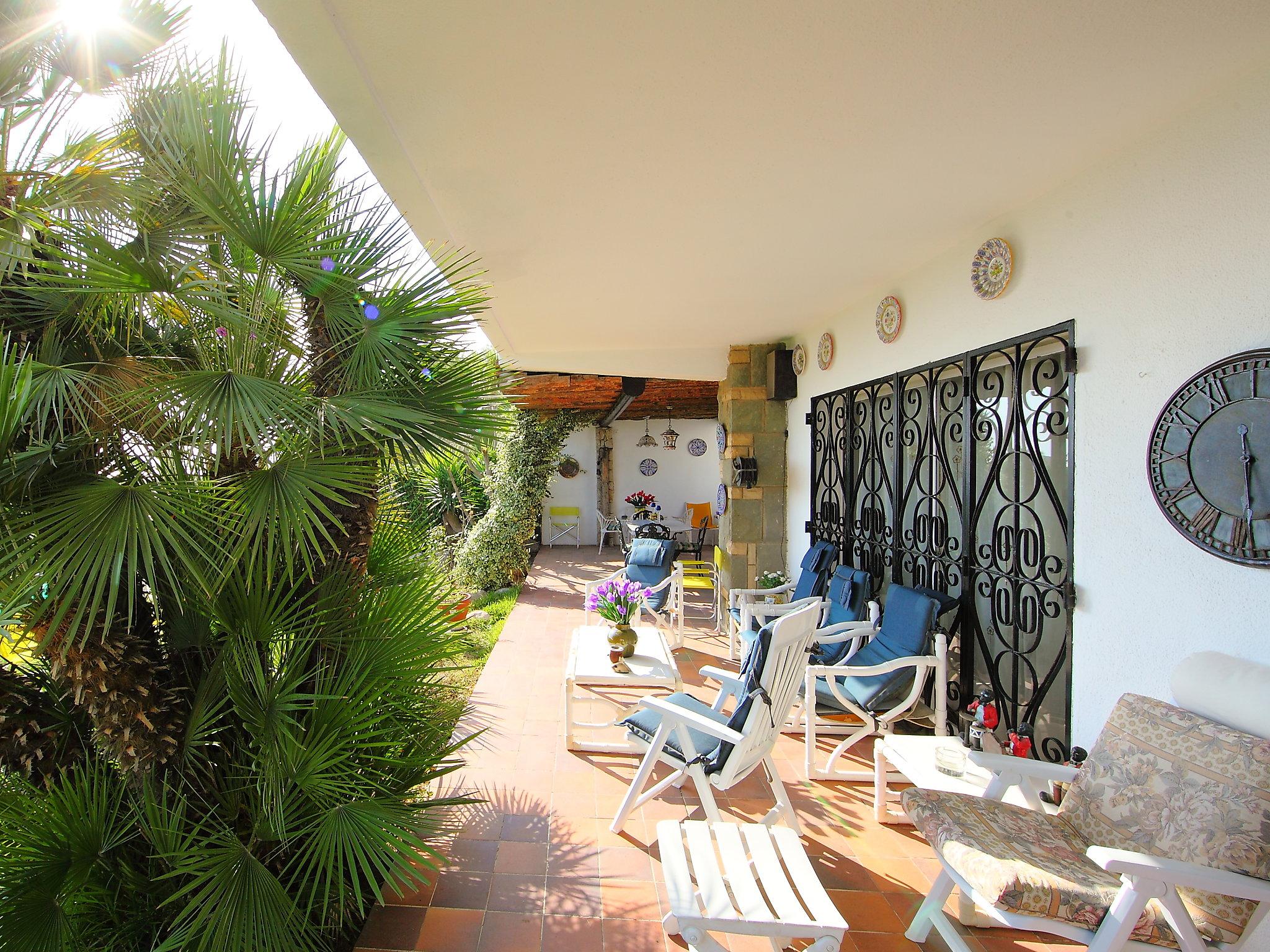 Photo 25 - 6 bedroom House in El Vendrell with private pool and garden