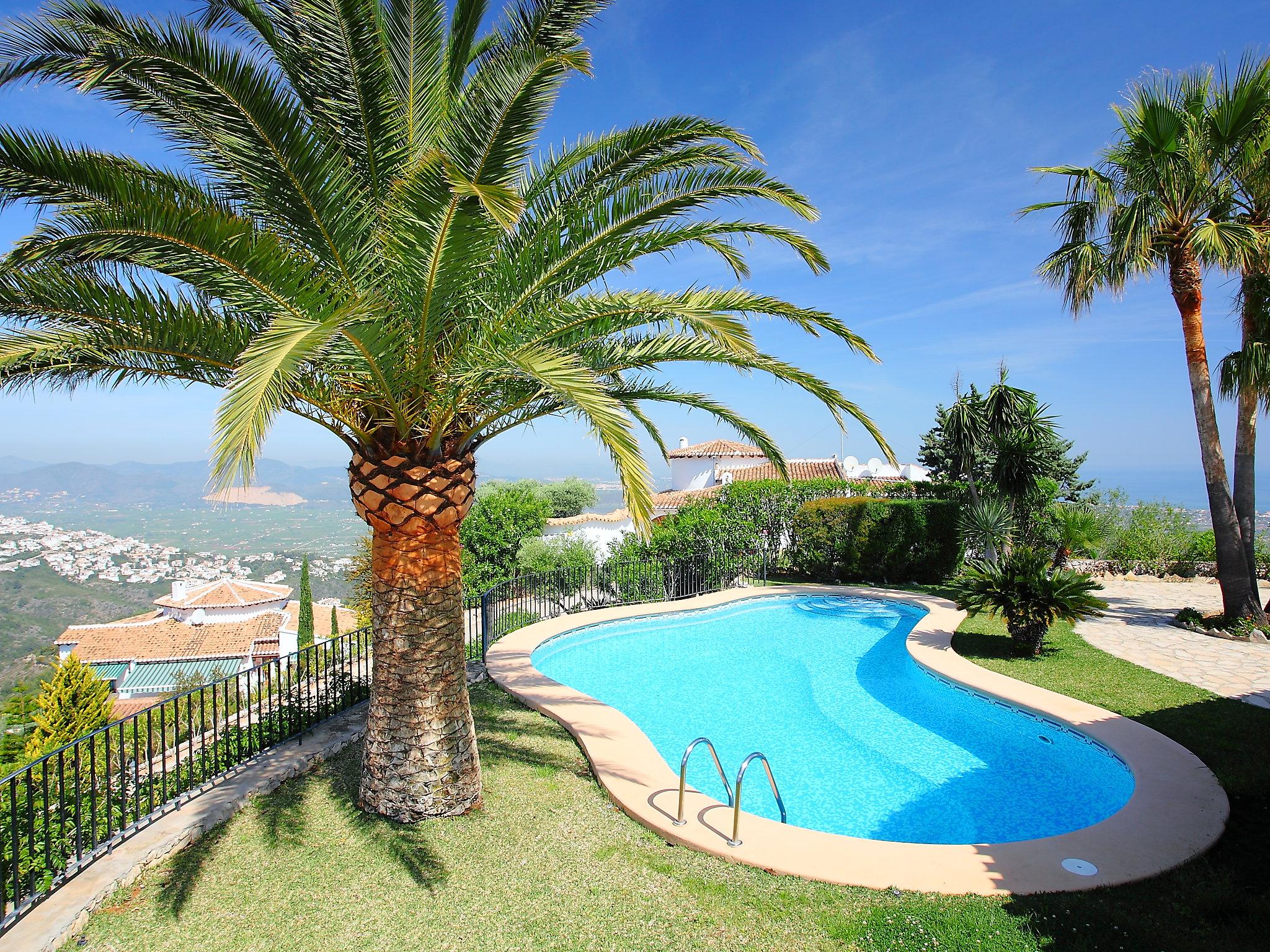 Foto 2 - Casa de 4 quartos em El Ràfol d'Almúnia com piscina privada e jardim