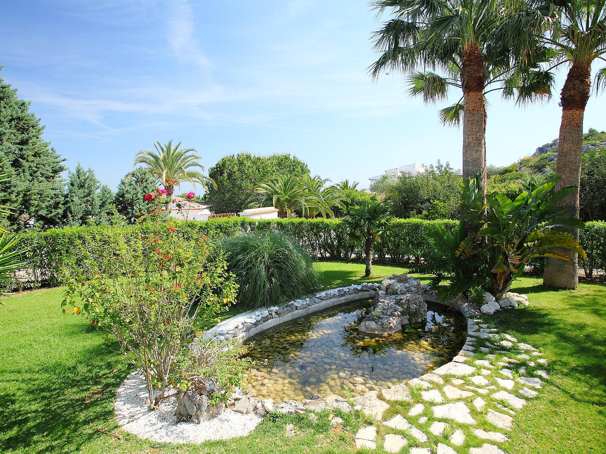 Foto 9 - Casa de 4 quartos em El Ràfol d'Almúnia com piscina privada e jardim