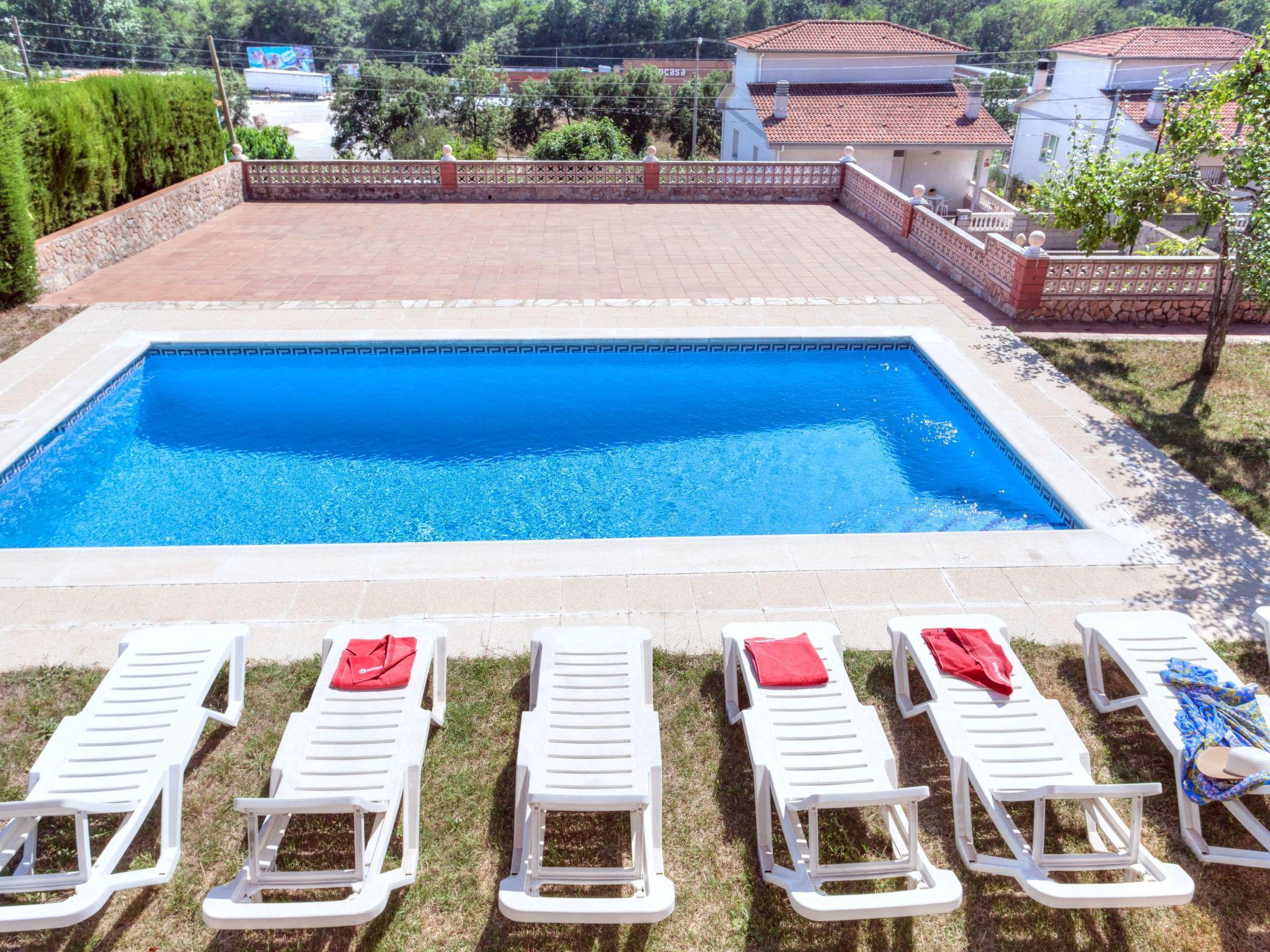 Foto 16 - Casa con 4 camere da letto a Vidreres con piscina privata e vista mare